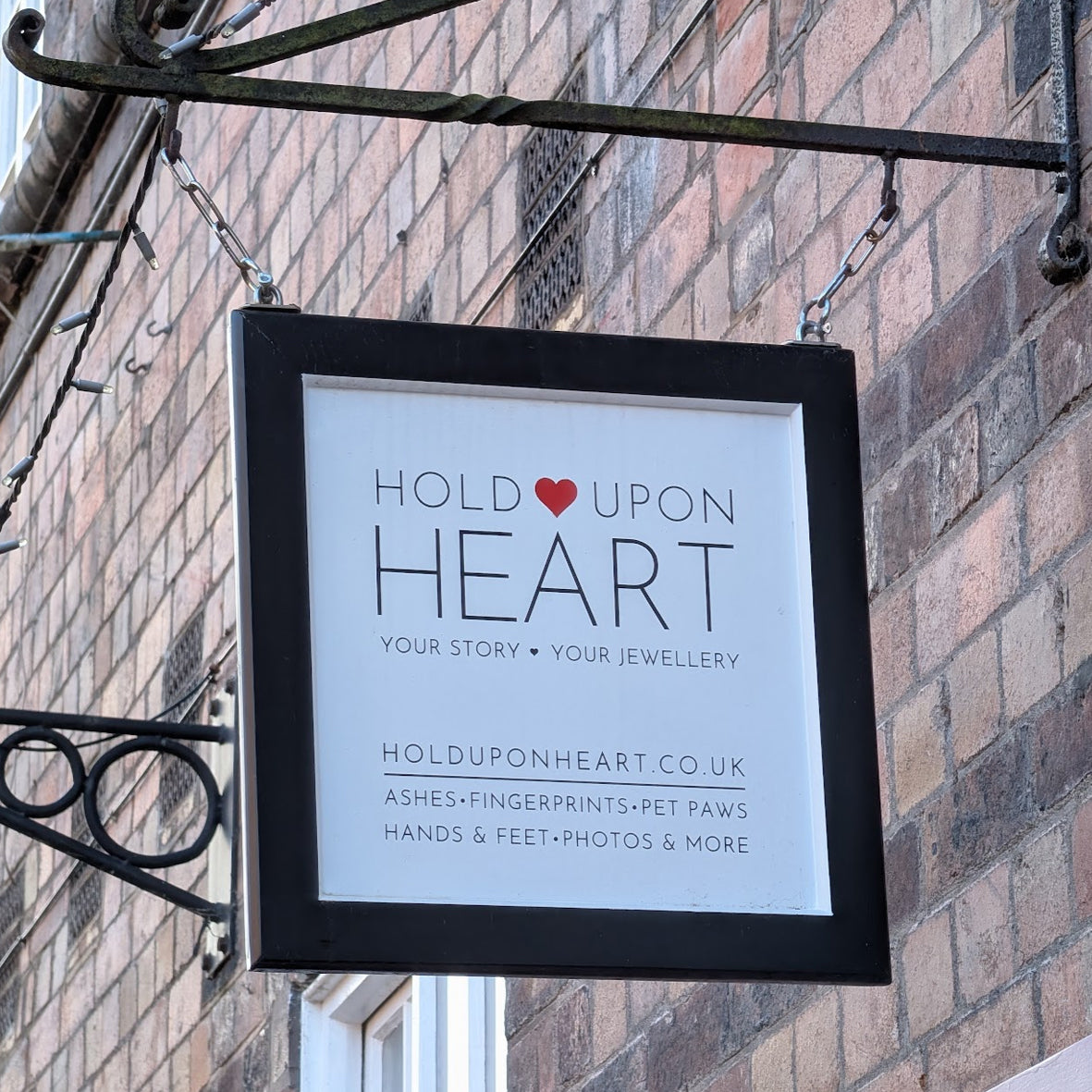 Memorial Fingerprint and Ashes Jewellery 