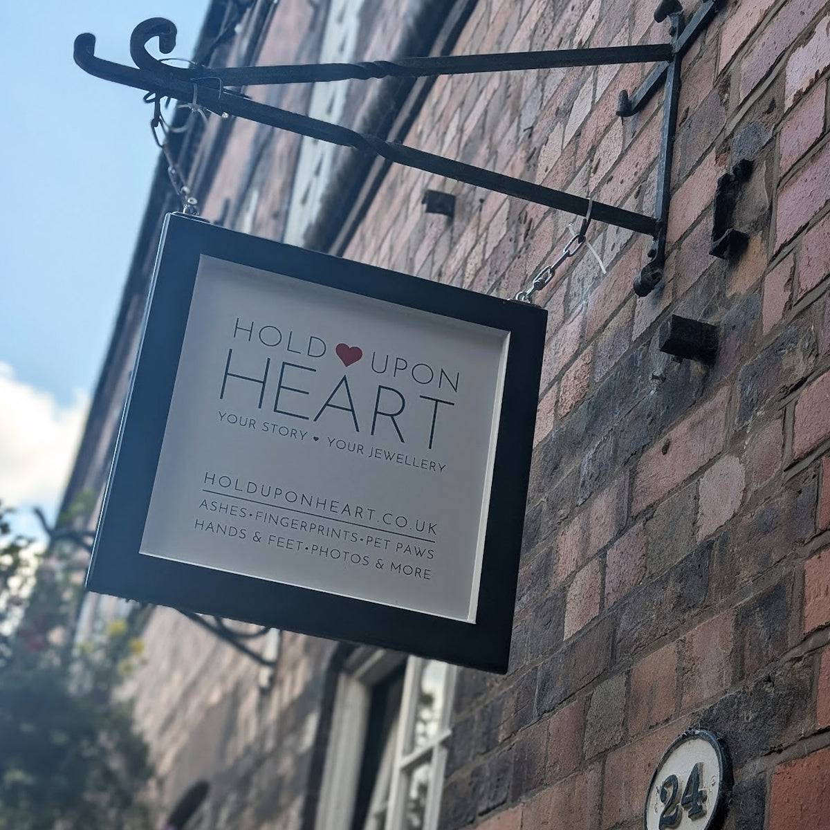 Memorial Fingerprint and Ashes Jewellery 
