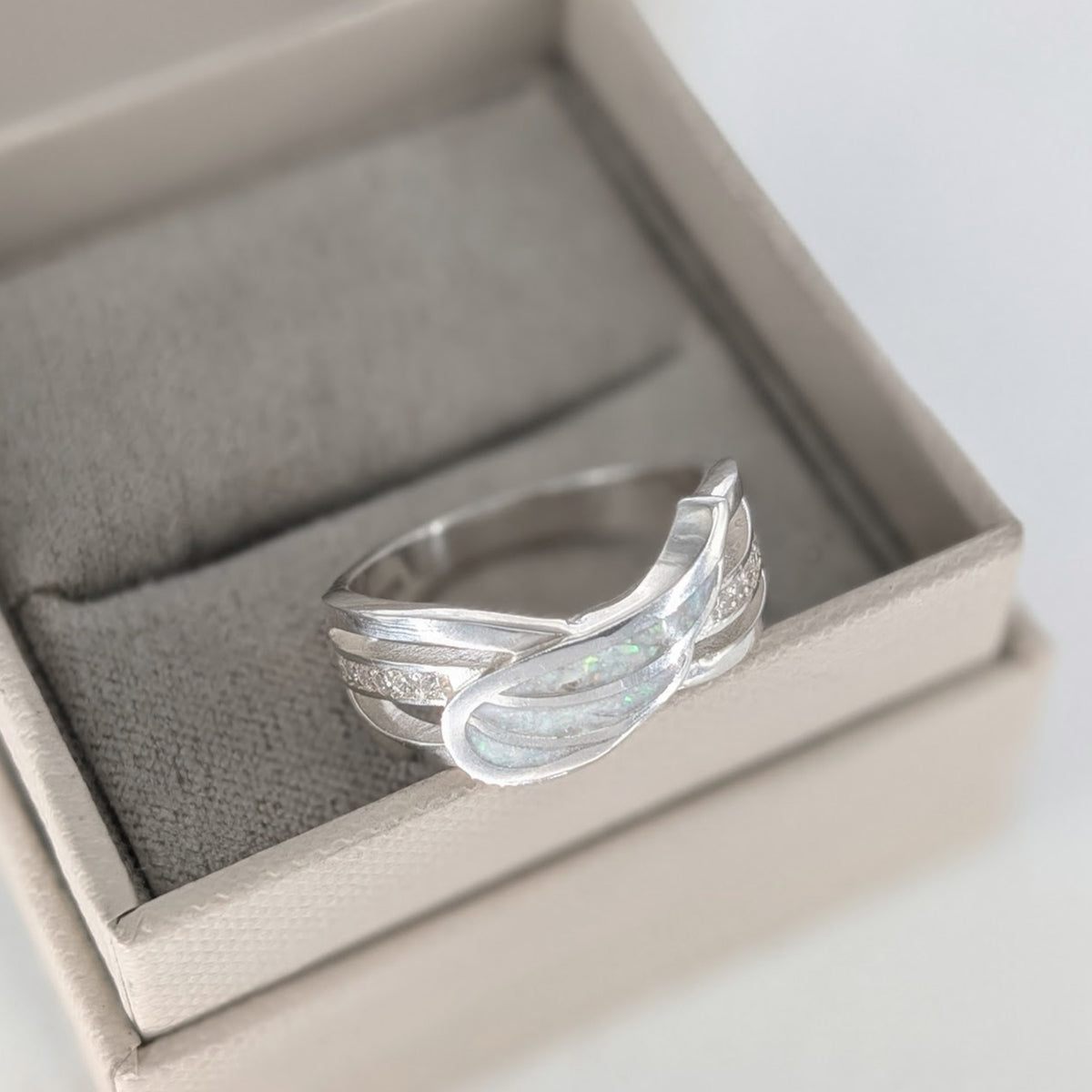 MEMORIAL ASHES 'ANGEL' RING