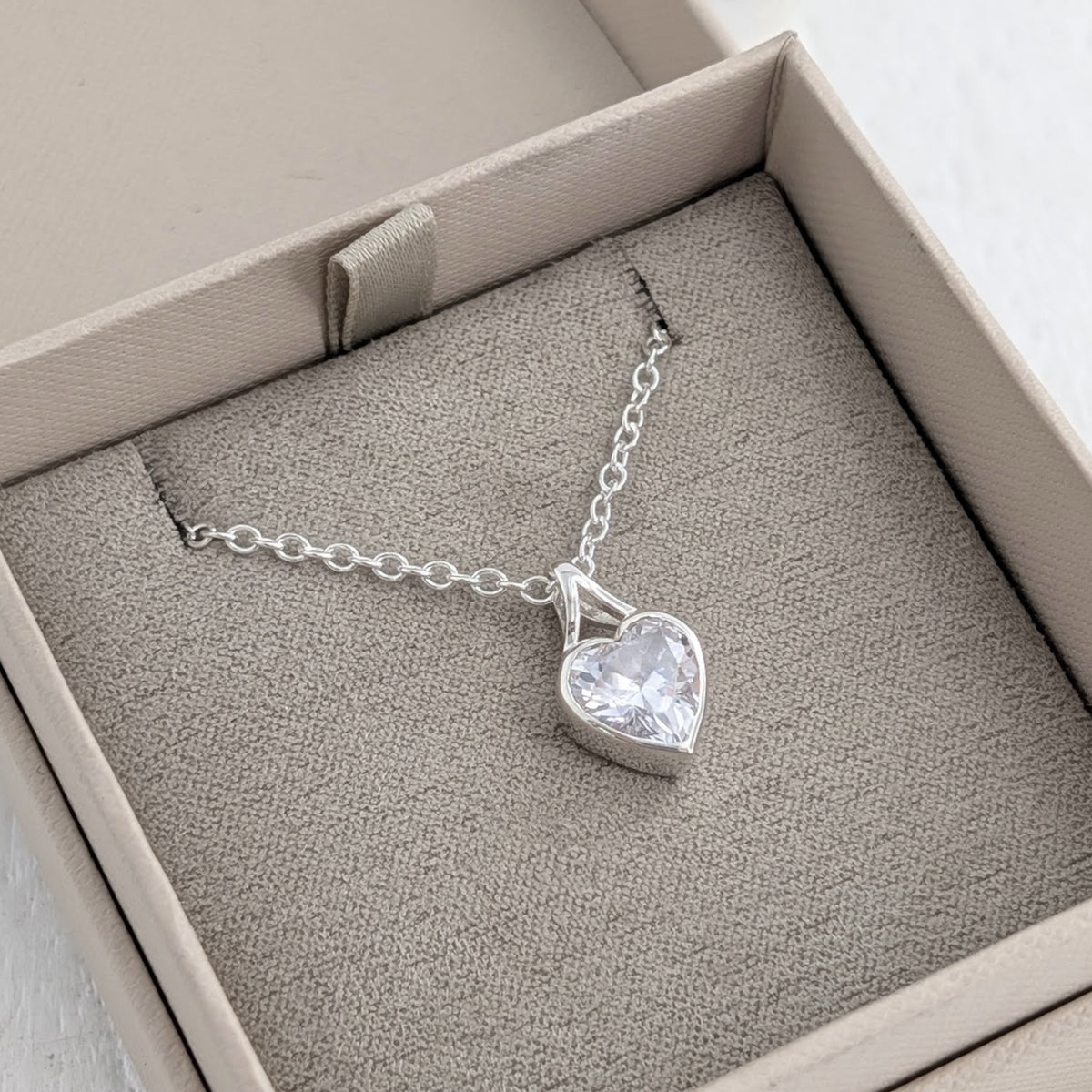 MEMORIAL ASHES 'CARA' PENDANT