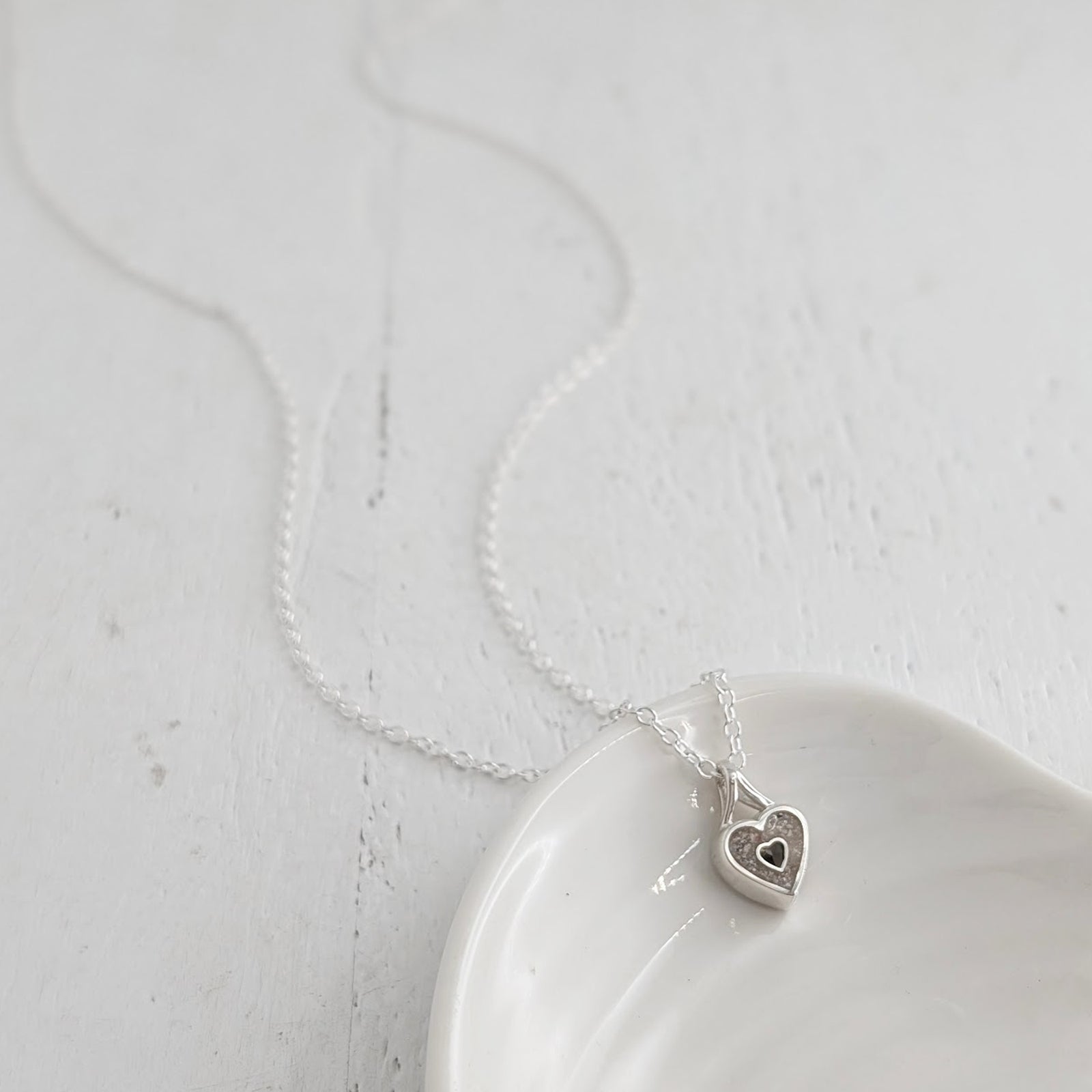 MEMORIAL ASHES 'CARA' PENDANT