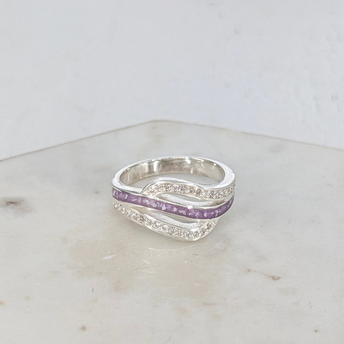 MEMORIAL ASHES 'EMBRACE' RING