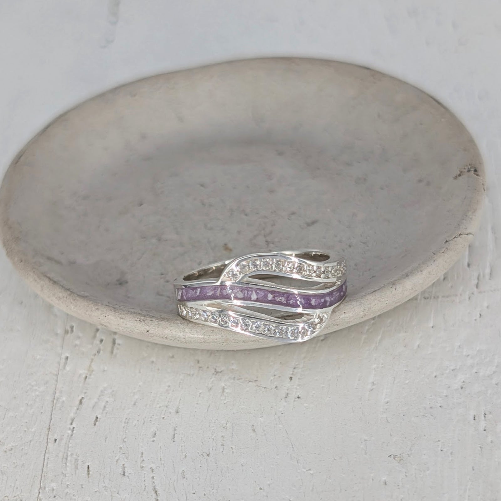 MEMORIAL ASHES 'EMBRACE' RING