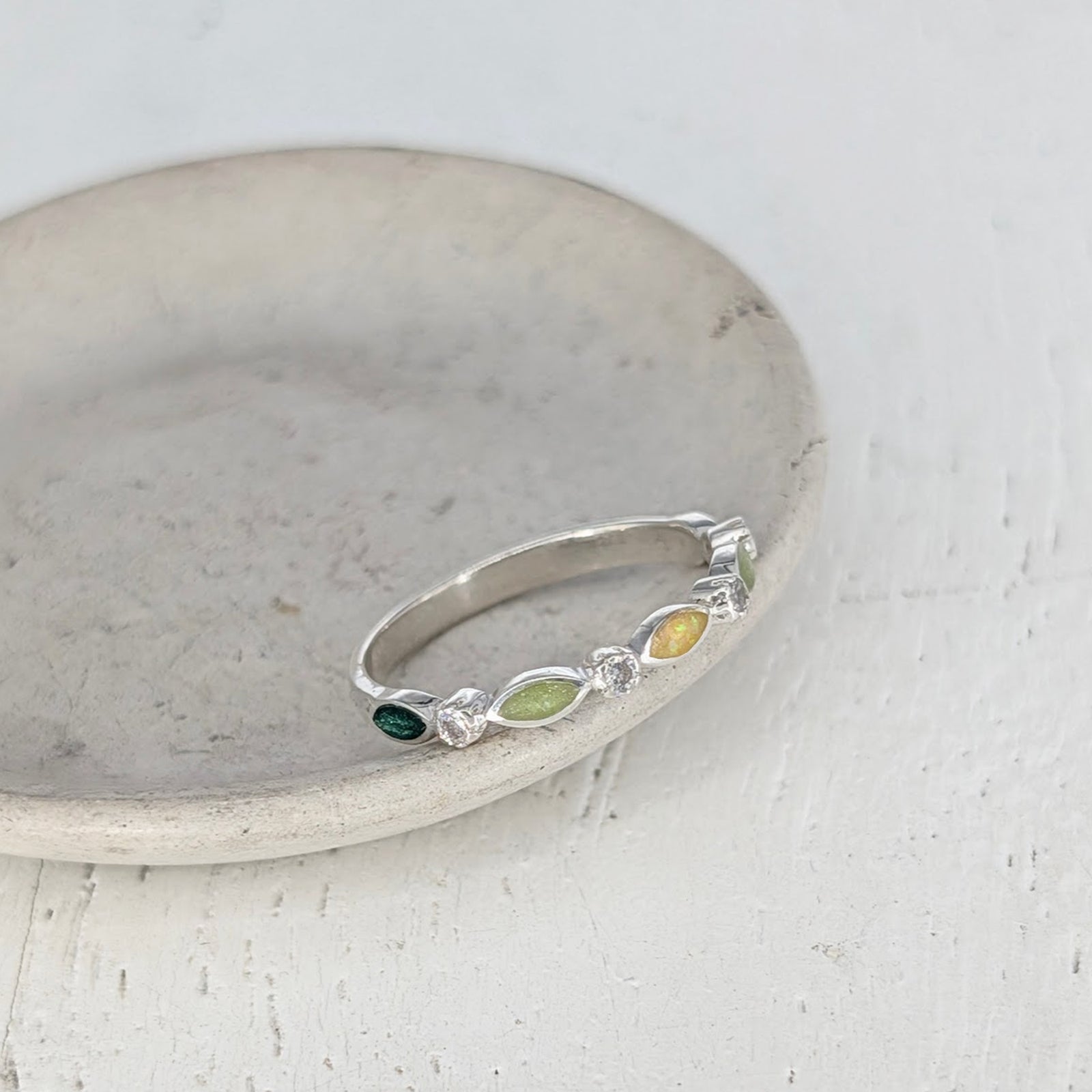 MEMORIAL ASHES 'GARLAND' RING