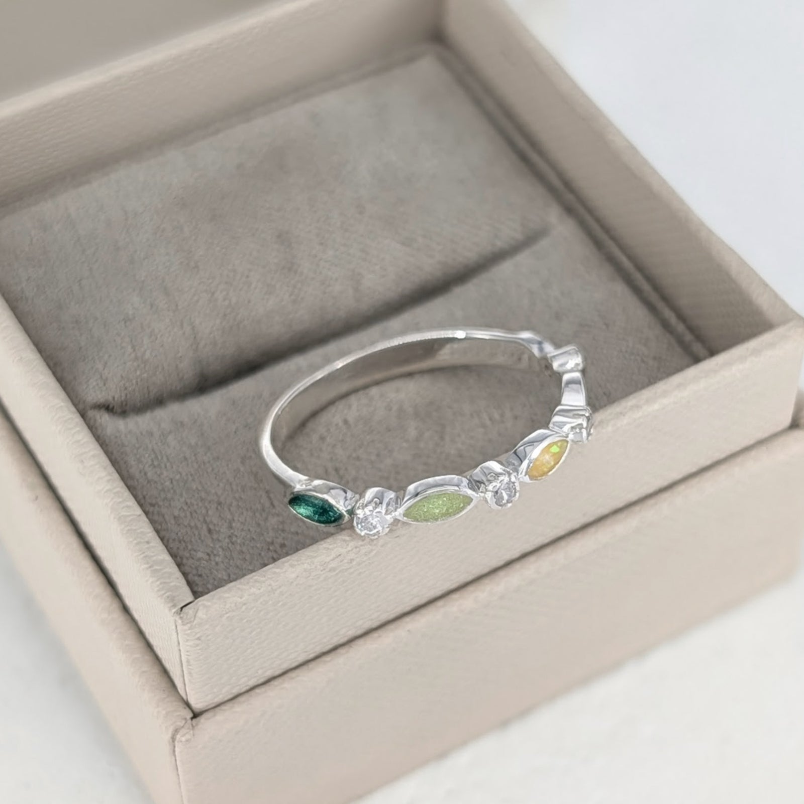 MEMORIAL ASHES 'GARLAND' RING