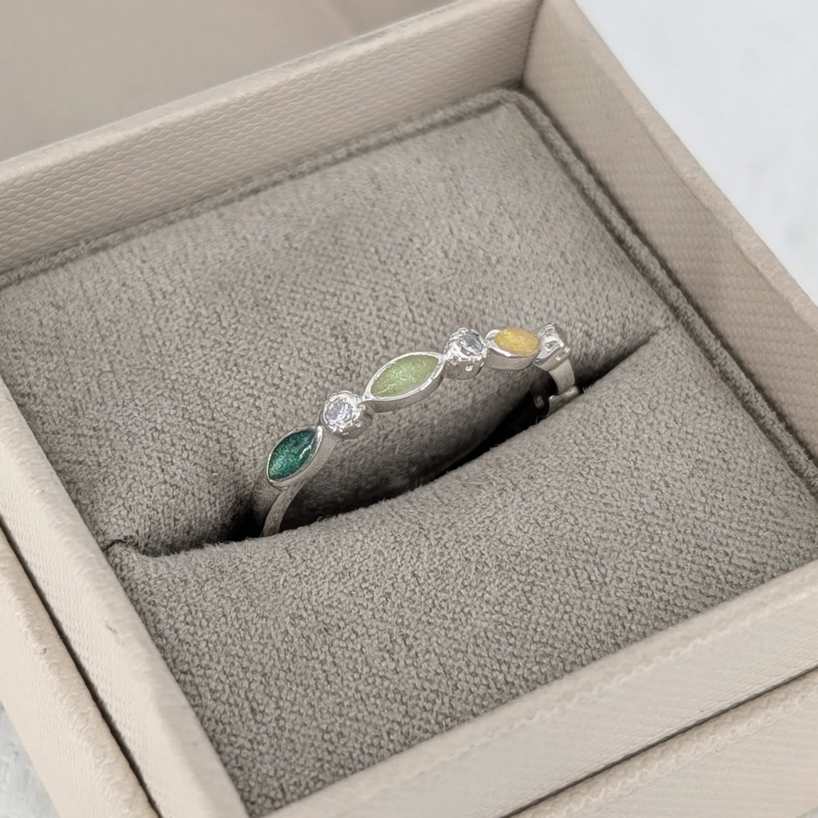MEMORIAL ASHES 'GARLAND' RING