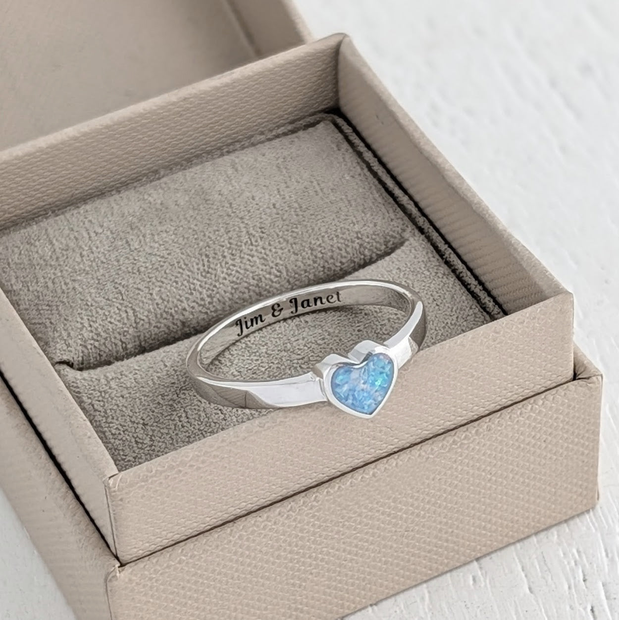 MEMORIAL ASHES HEART RING