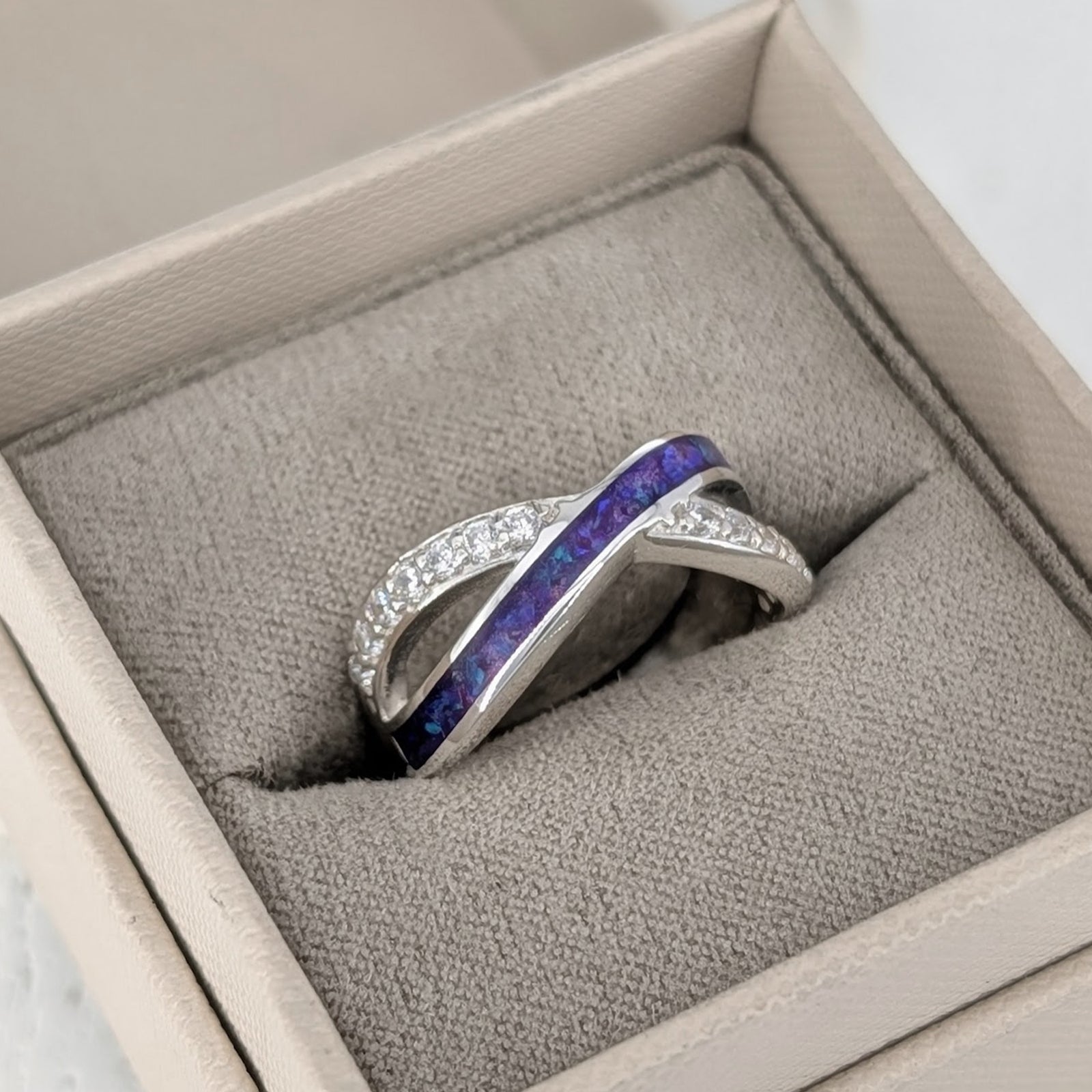 MEMORIAL ASHES 'INFINITY' RING