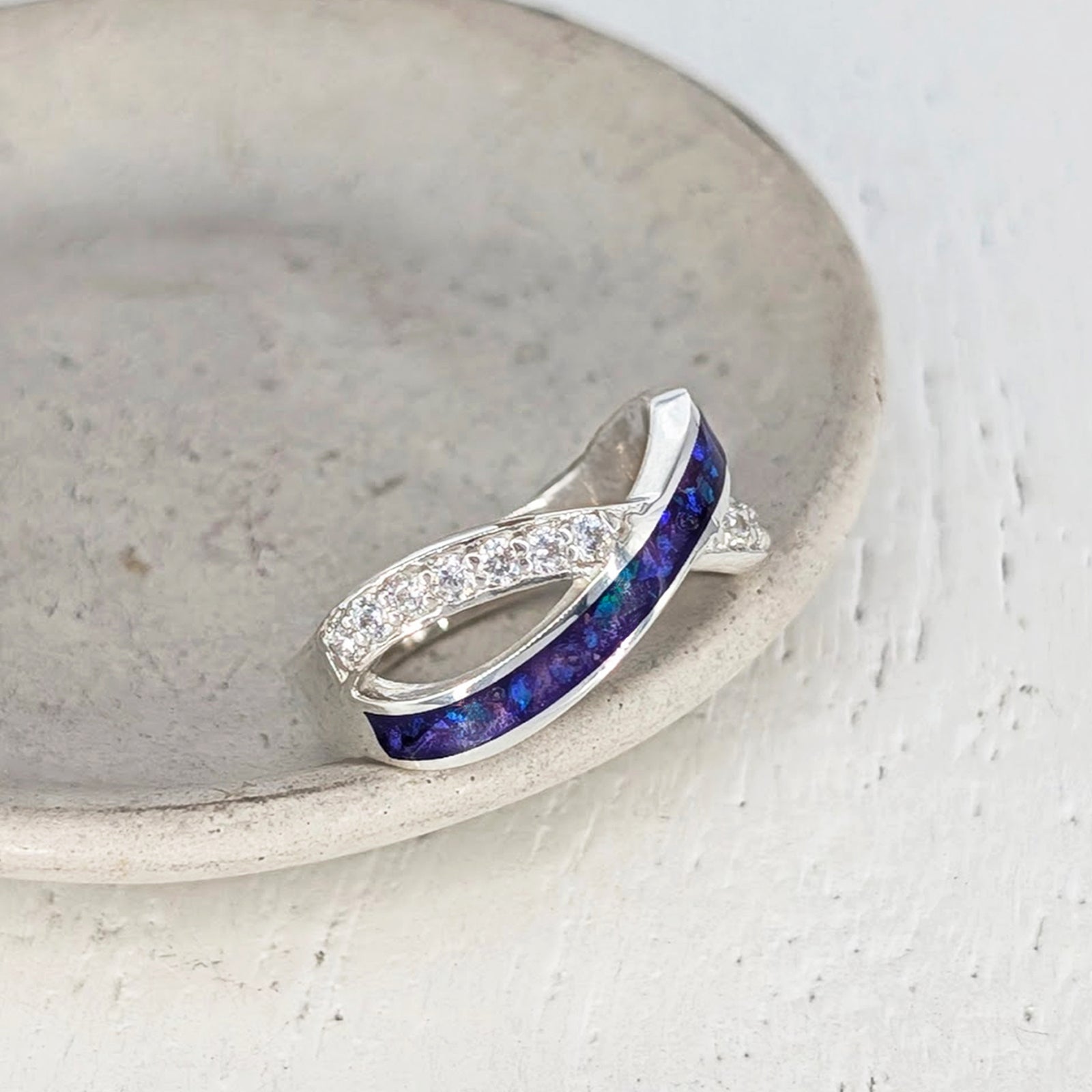 Cremation ashes memorial ring in sterling silver with sparkling cubic 