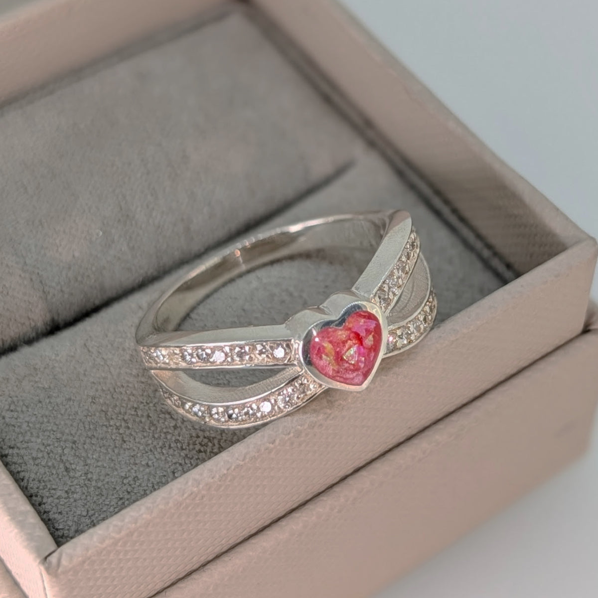 MEMORIAL ASHES 'KINDRED' RING