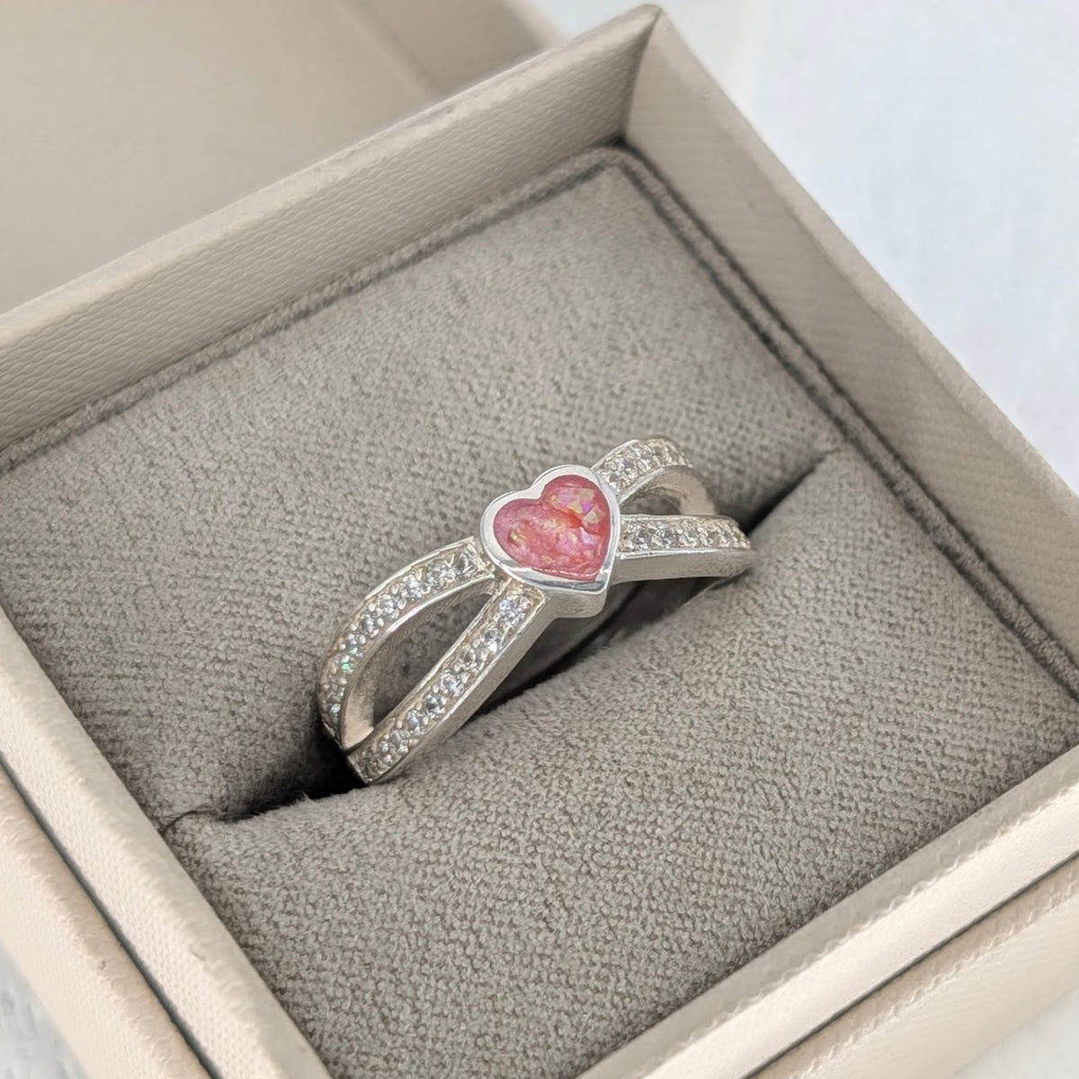 MEMORIAL ASHES 'KINDRED' RING