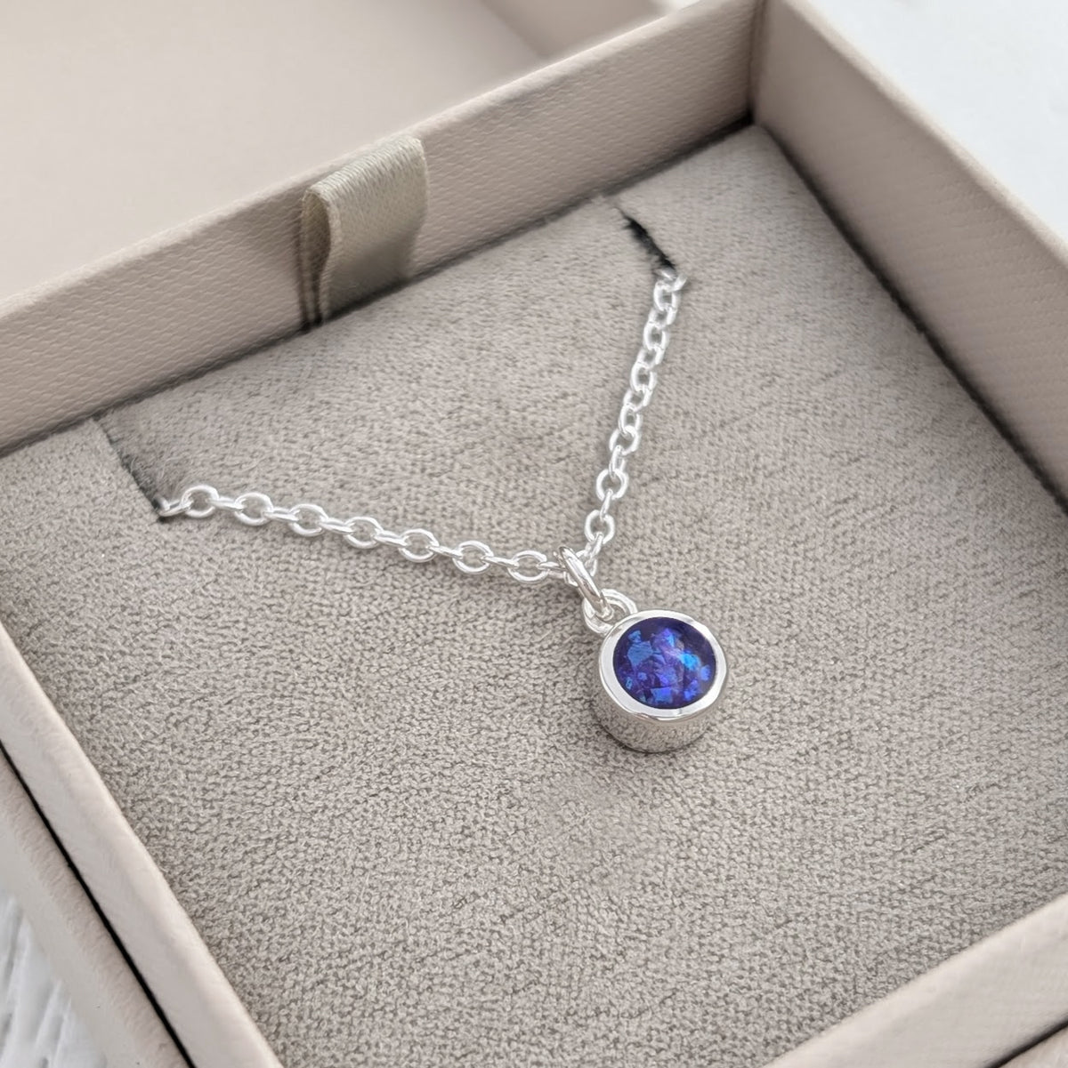 Ashes into Jewellery - Simple bezel necklace
