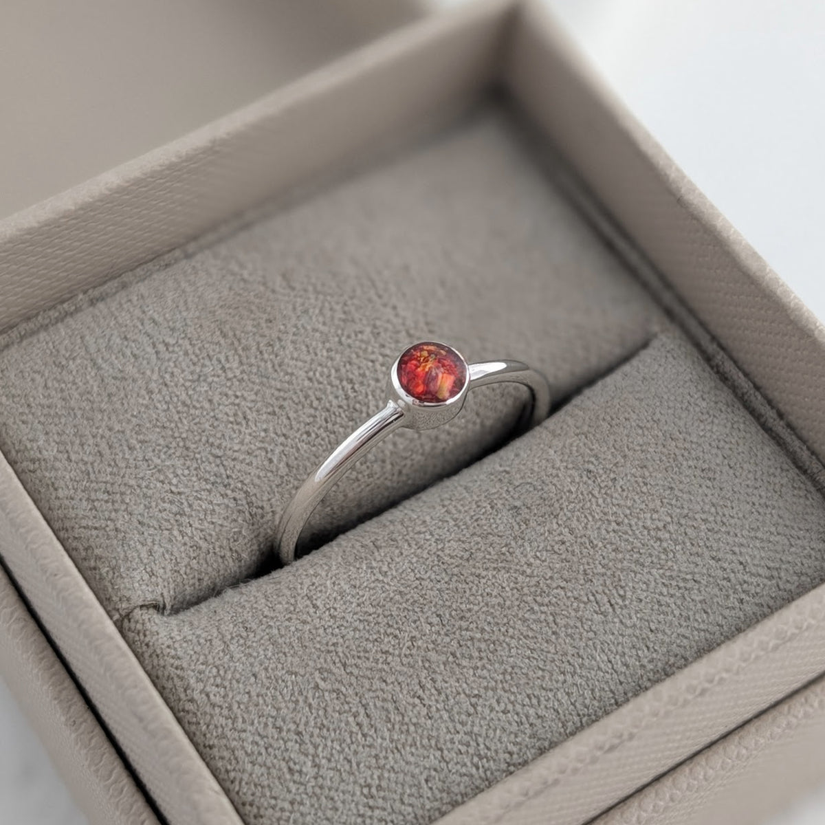 MEMORIAL ASHES 'SIMPLICITY' RING