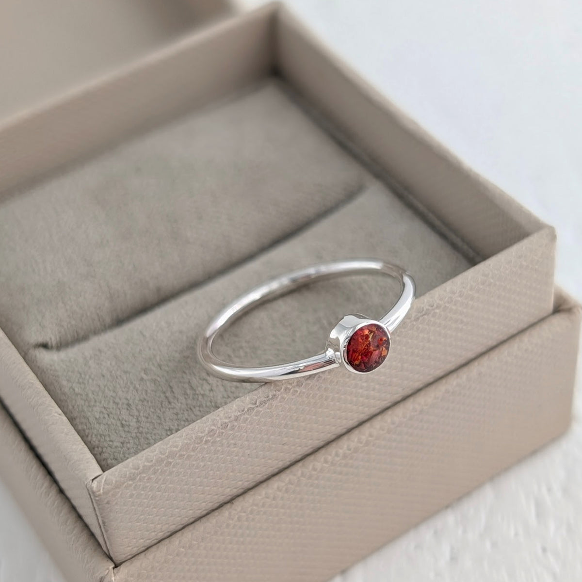 MEMORIAL ASHES 'SIMPLICITY' RING