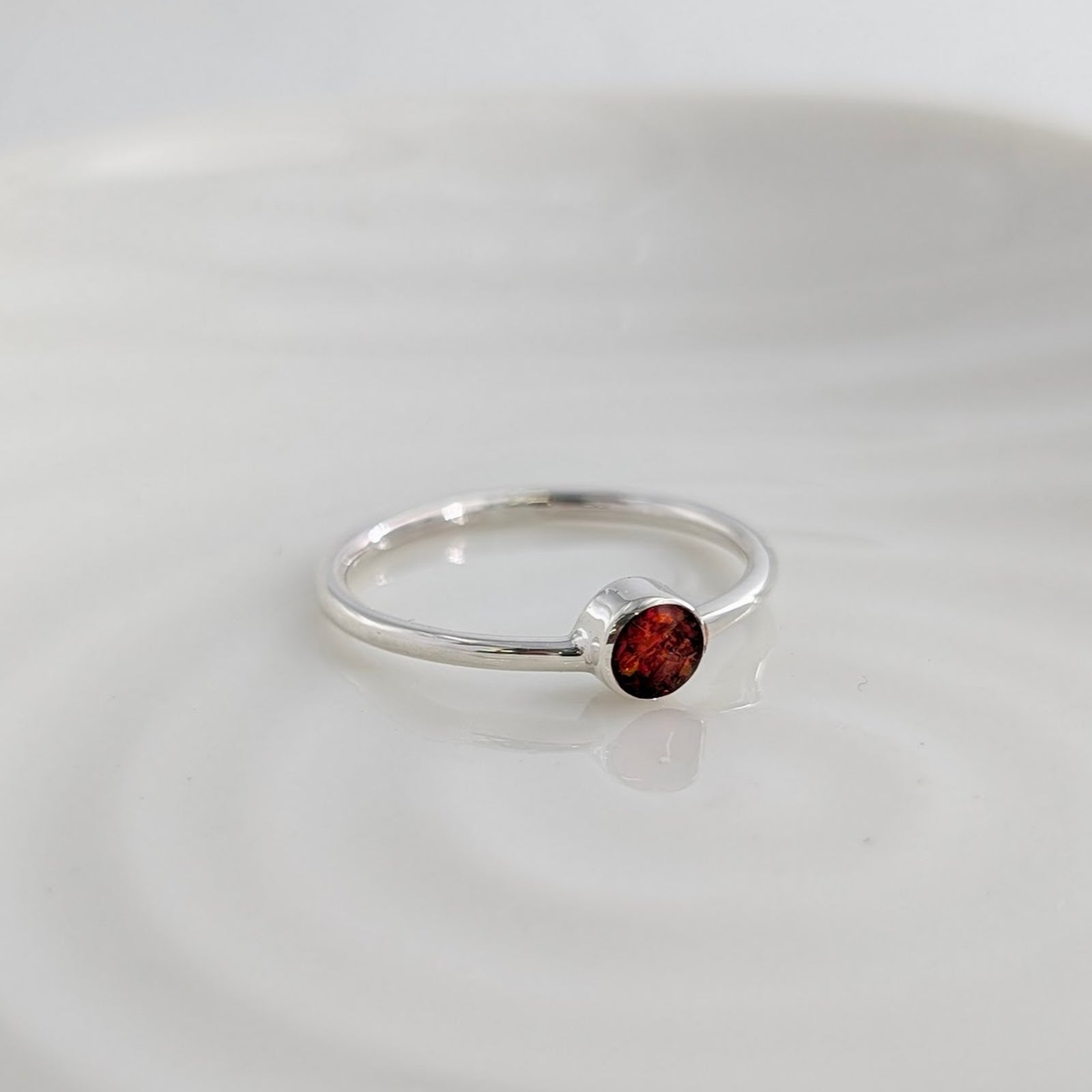 MEMORIAL ASHES 'SIMPLICITY' RING