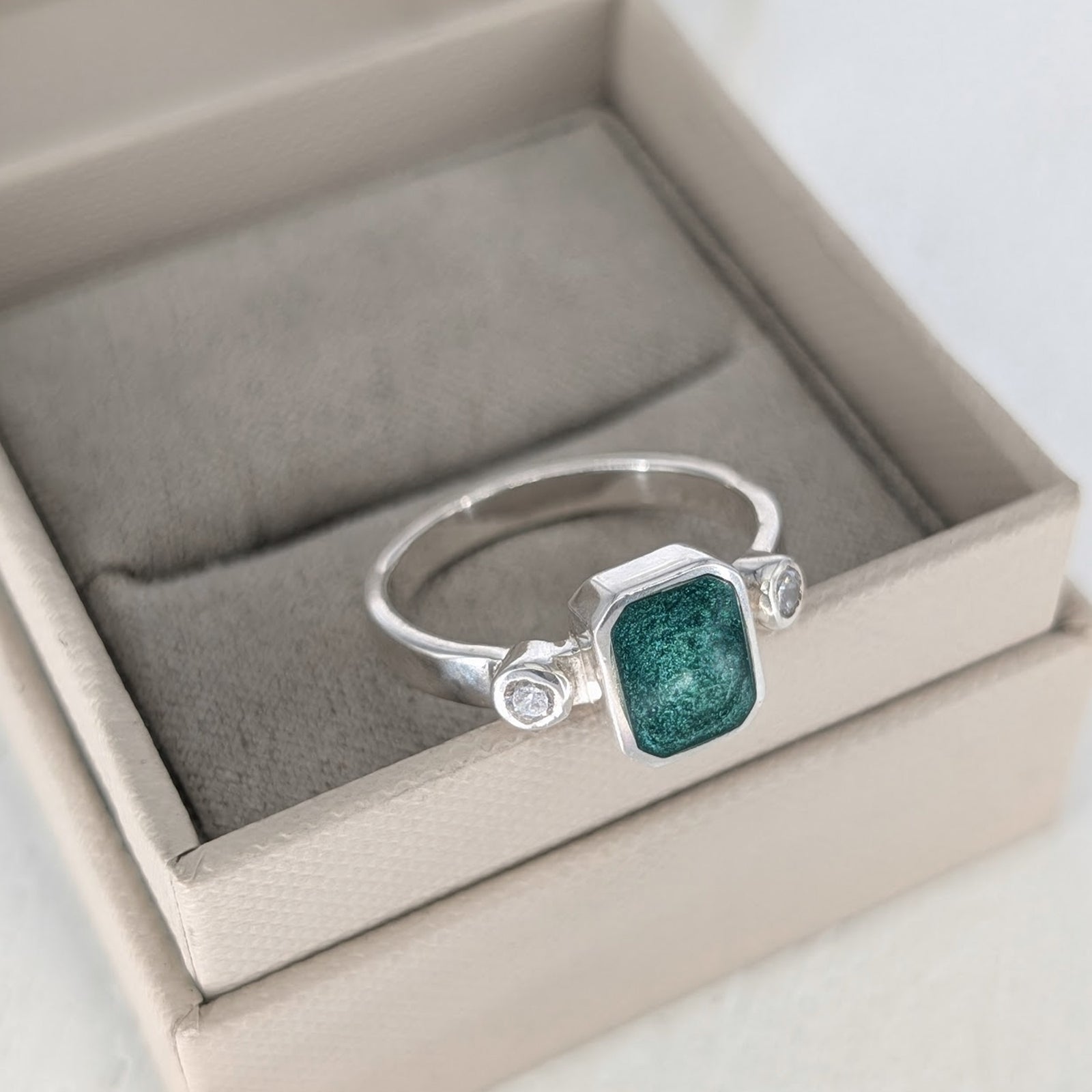 MEMORIAL ASHES 'SOLACE' RING