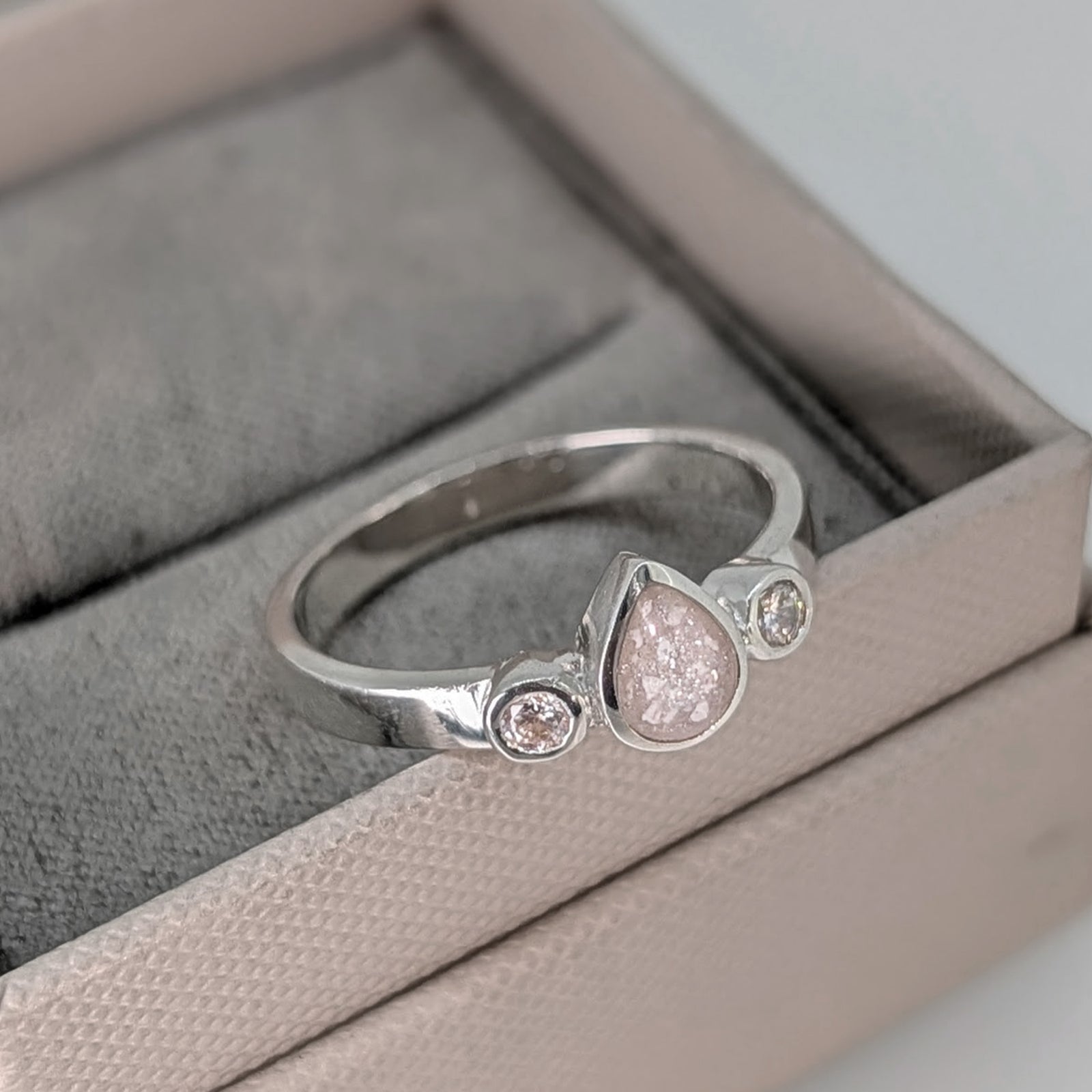 MEMORIAL ASHES 'TEARDROP' RING