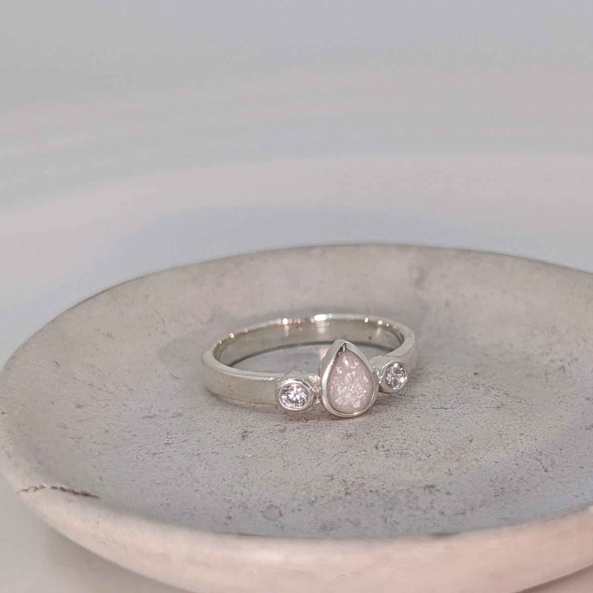 MEMORIAL ASHES 'TEARDROP' RING