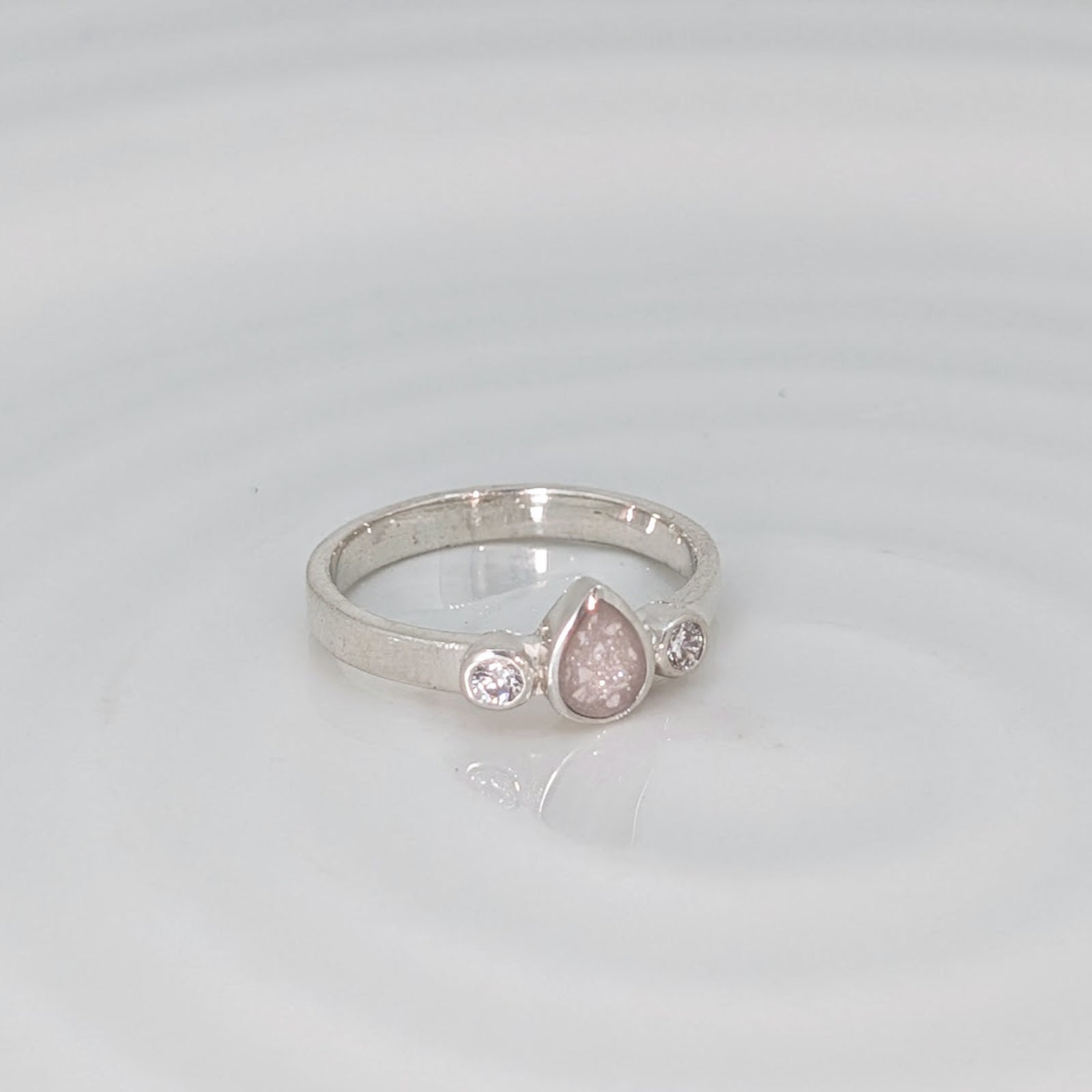 MEMORIAL ASHES 'TEARDROP' RING