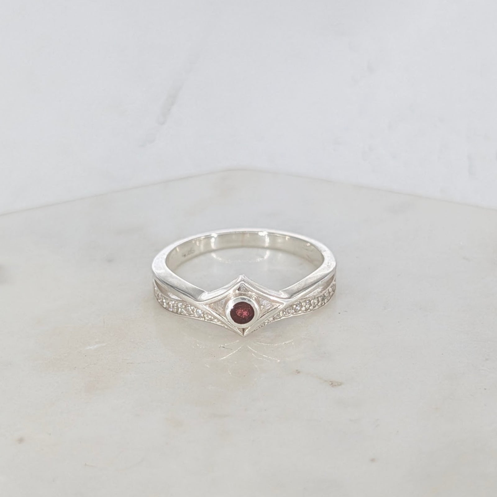MEMORIAL ASHES 'WISH' RING