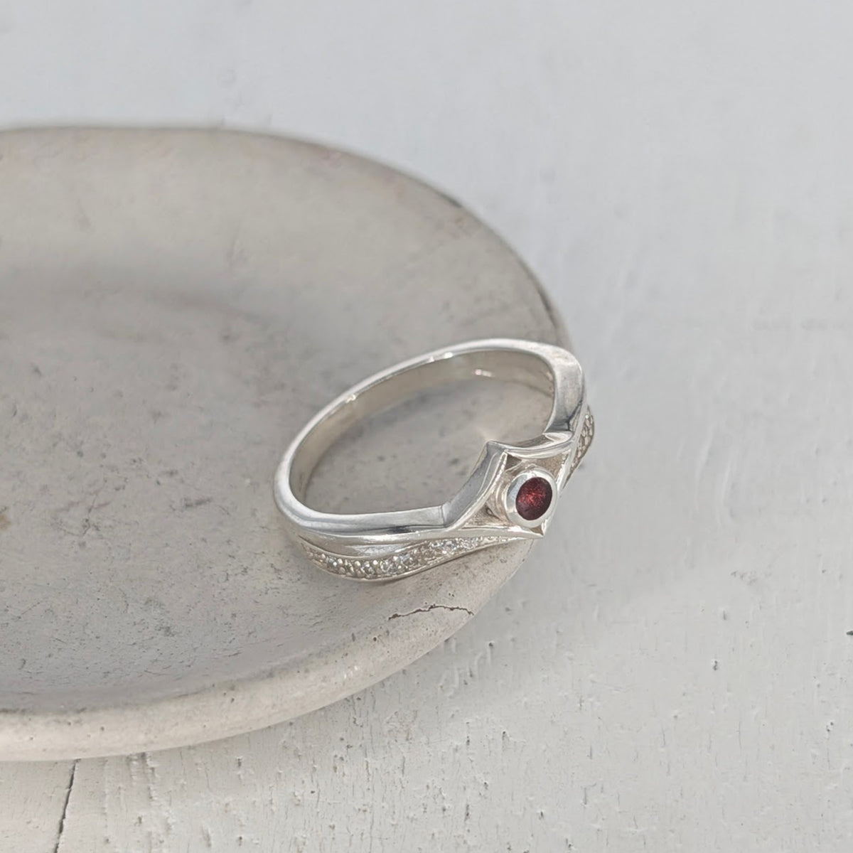 MEMORIAL ASHES 'WISH' RING