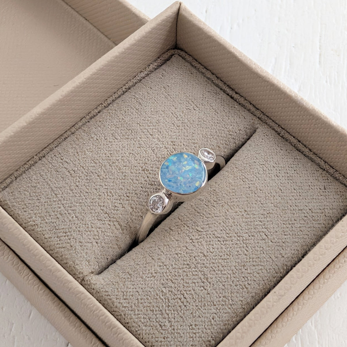 MEMORIAL ASHES DOT &amp; SPARKLE RING