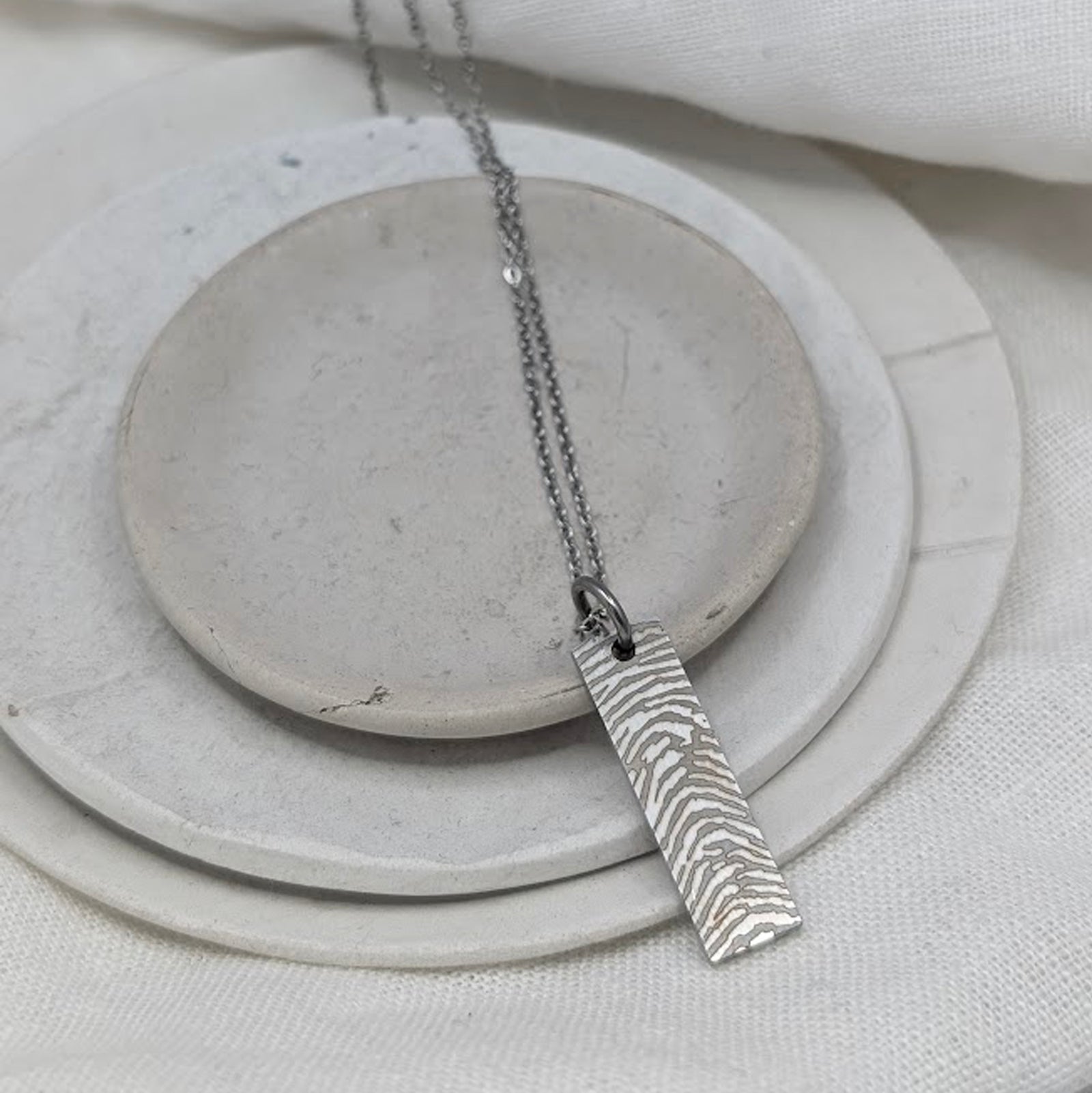 FINGERPRINT STEEL SLIM TAG NECKLACE
