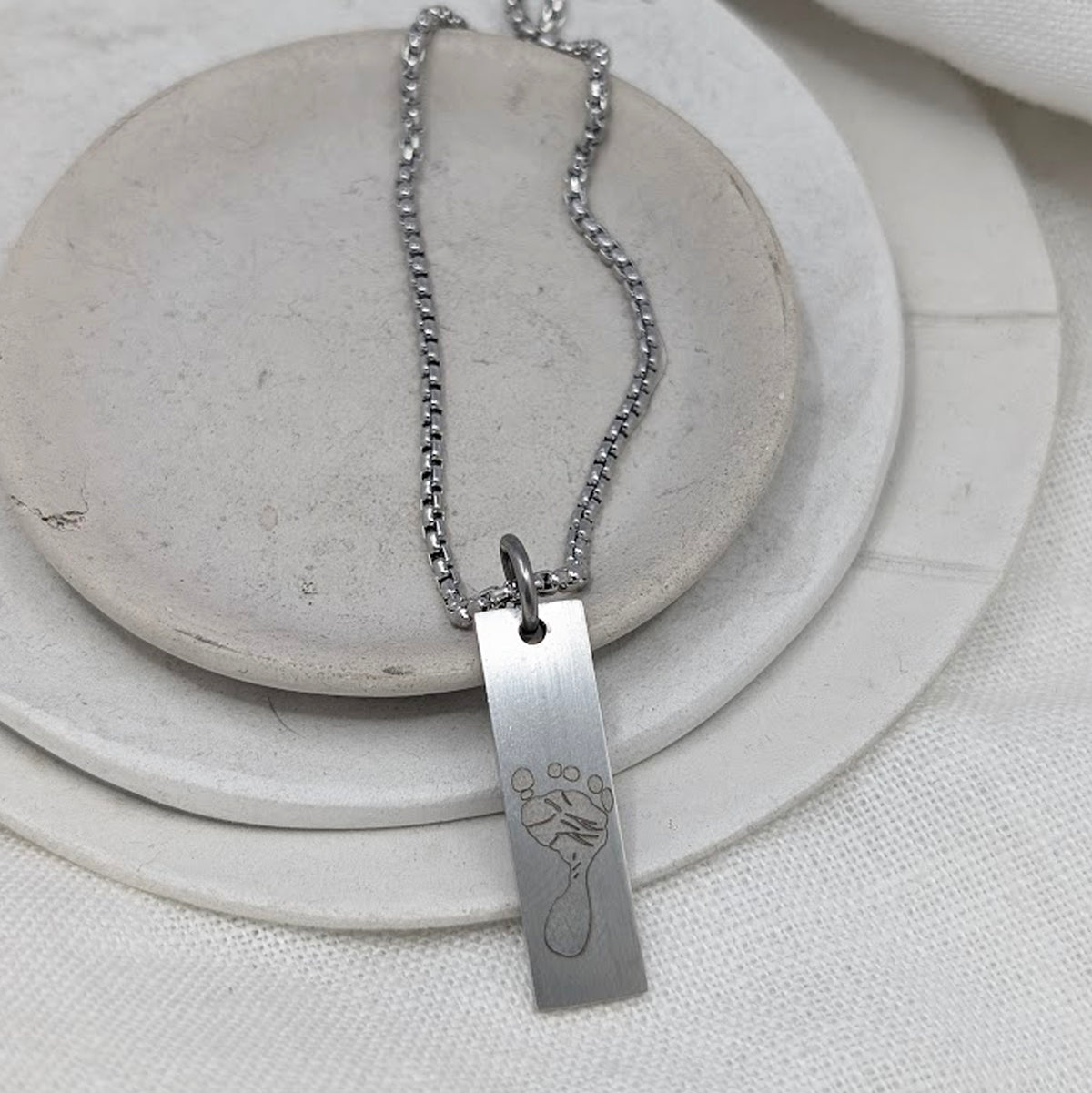 FOOTPRINT STEEL SLIM TAG NECKLACE