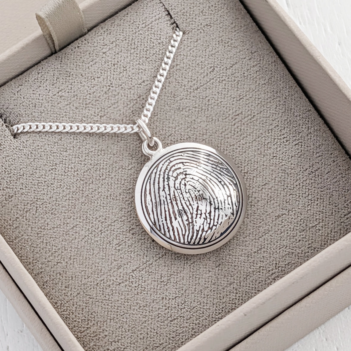 MEMORIAL ASHES FINGERPRINT LOCKET