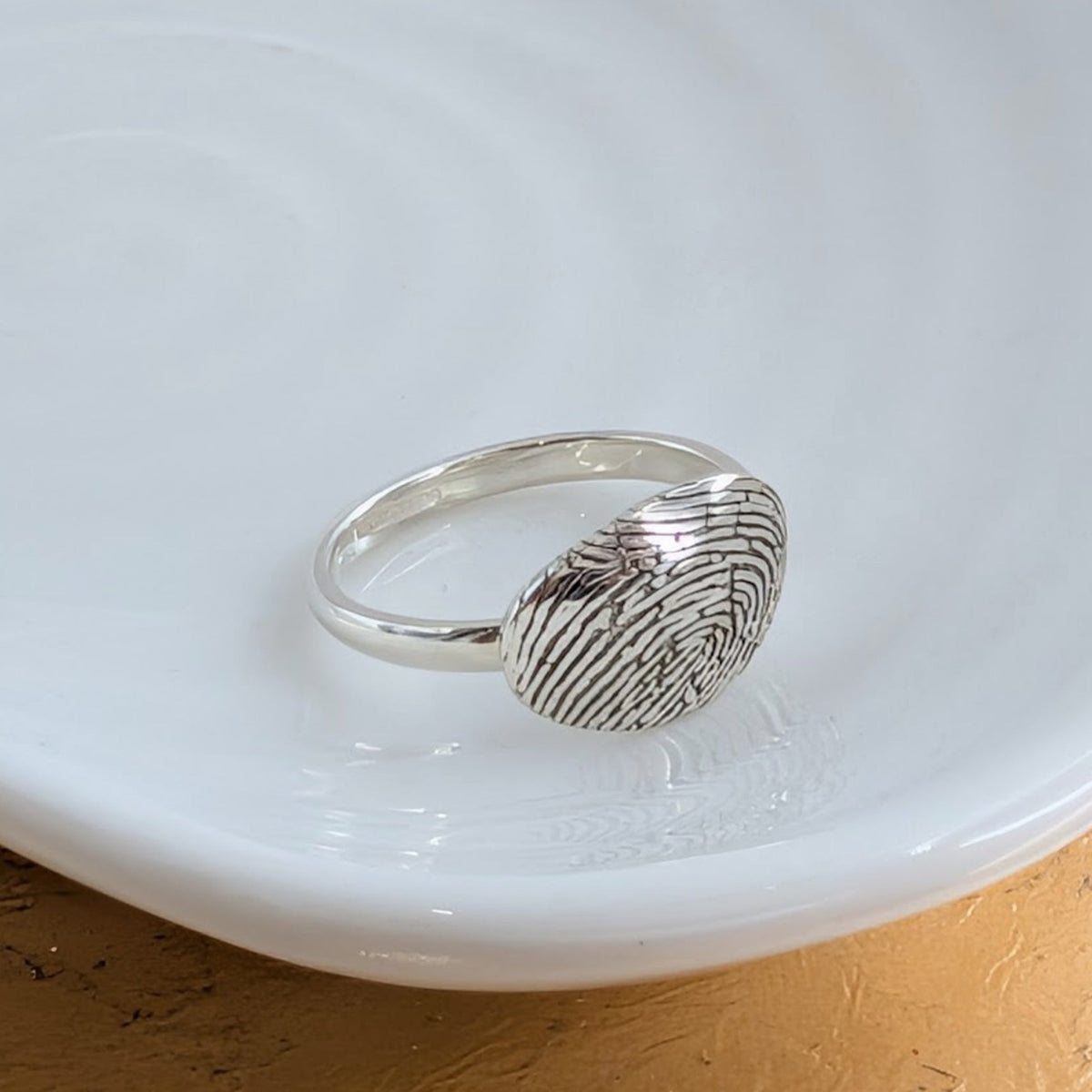White Gold Fingerprint Ring with Oval 