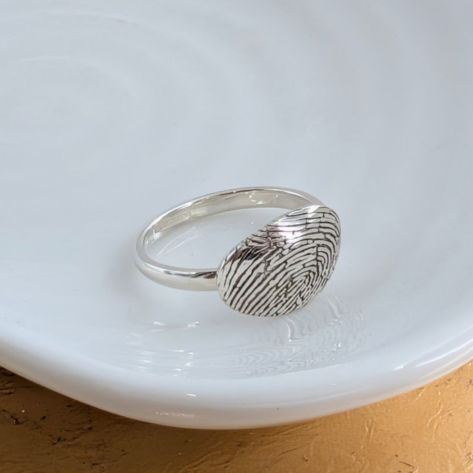 White Gold Fingerprint Ring with Oval 