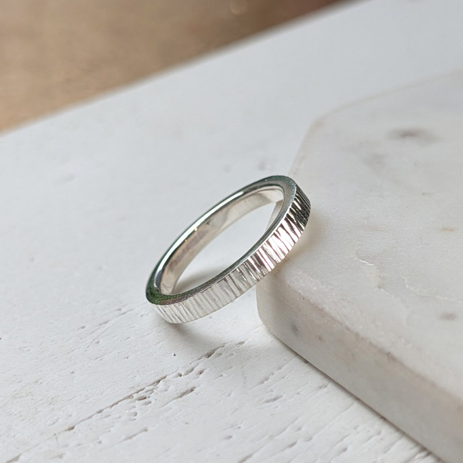 FINGERPRINT SLIM RING - BARK TEXTURE