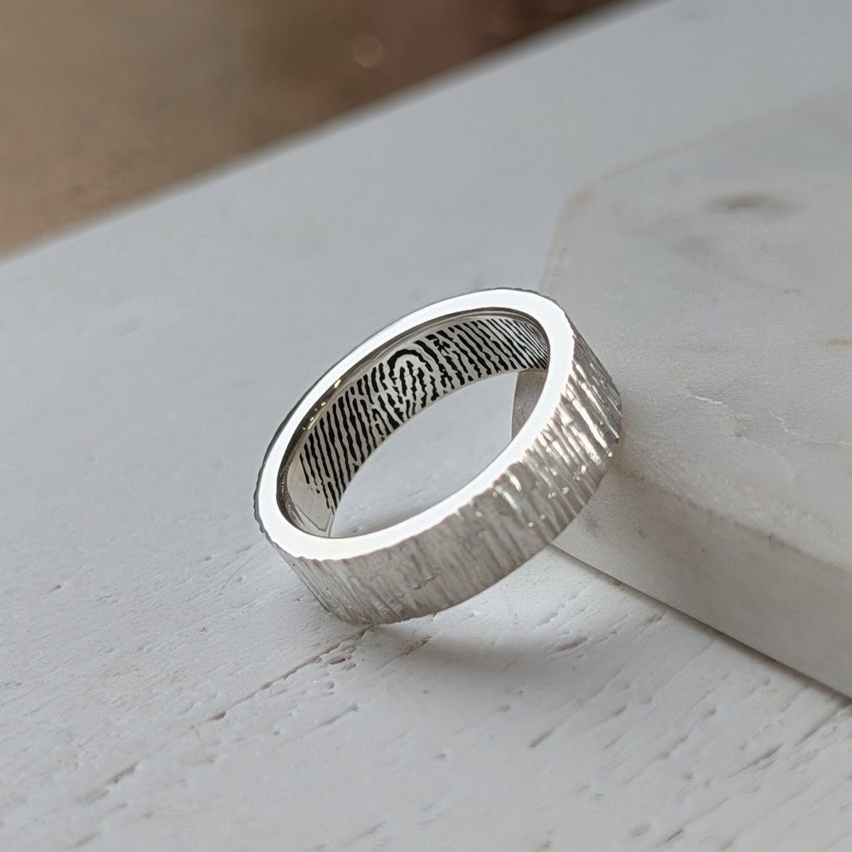 FINGERPRINT WIDE RING - MOLTEN TEXTURE
