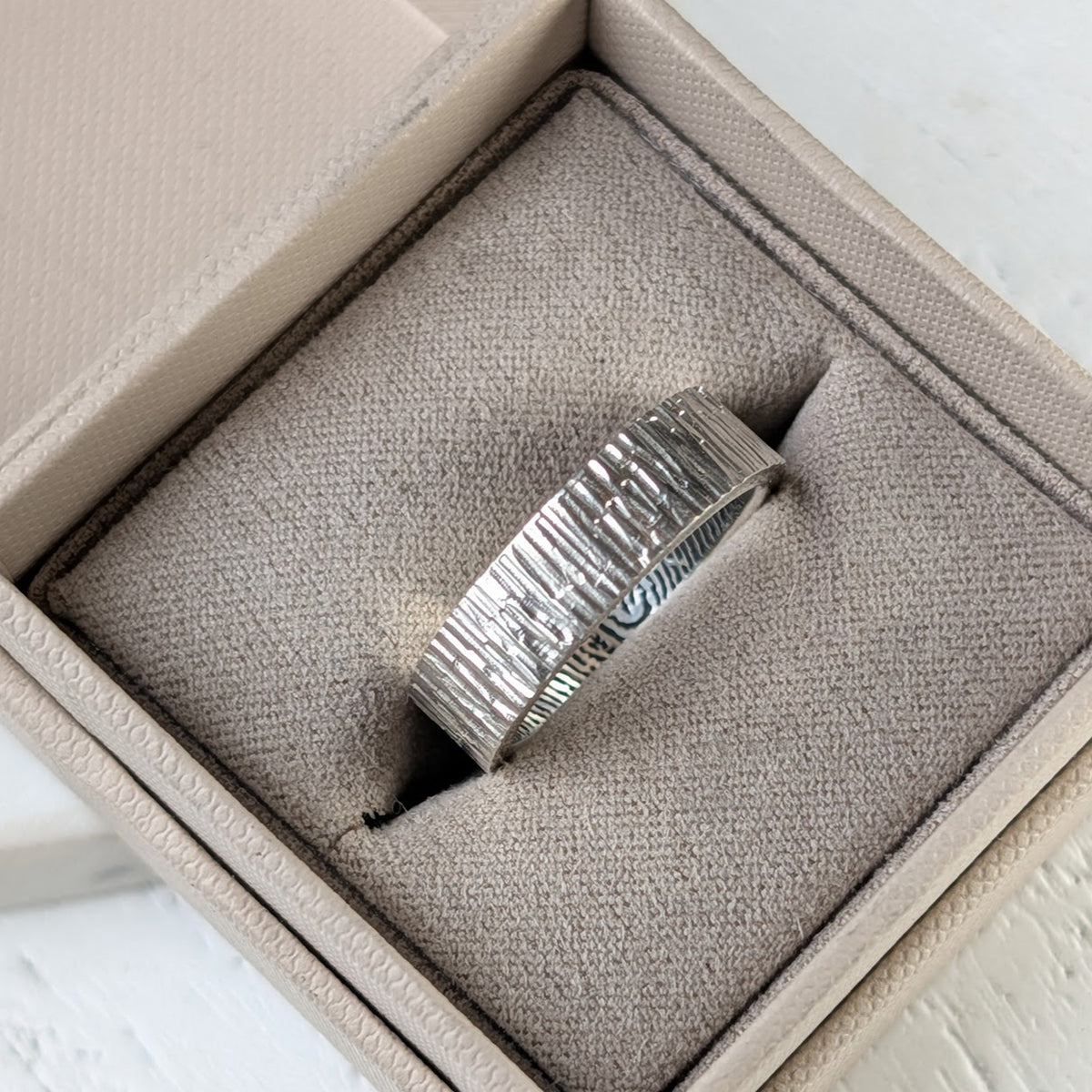 FINGERPRINT WIDE RING - MOLTEN TEXTURE