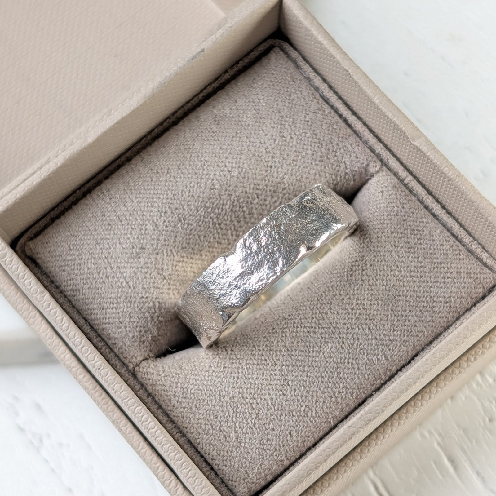 FINGERPRINT WIDE RING - BARK TEXTURE