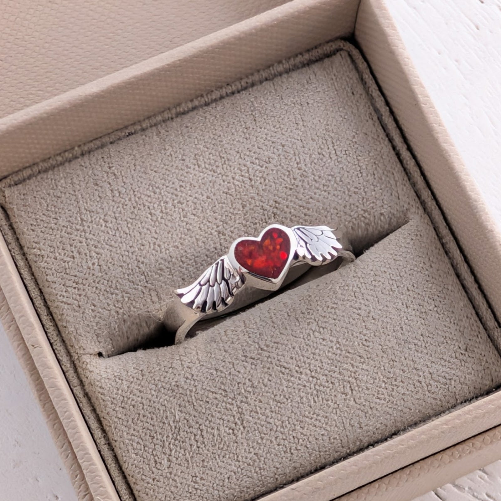 memorial jewellery and ashes keepsakes