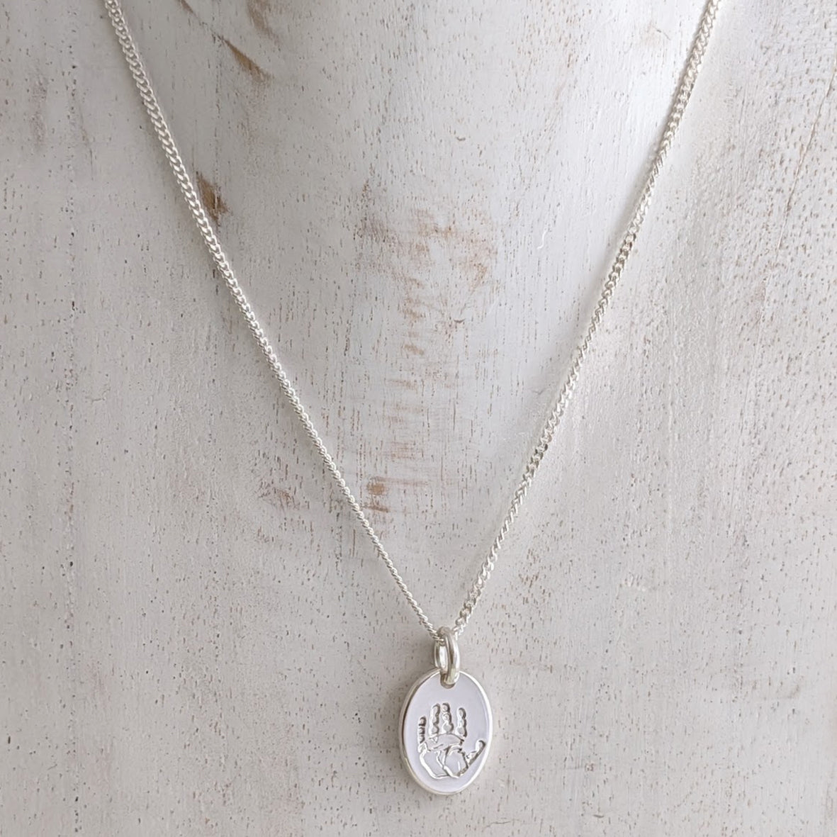 bby handprint necklace - gift idea for new mum
