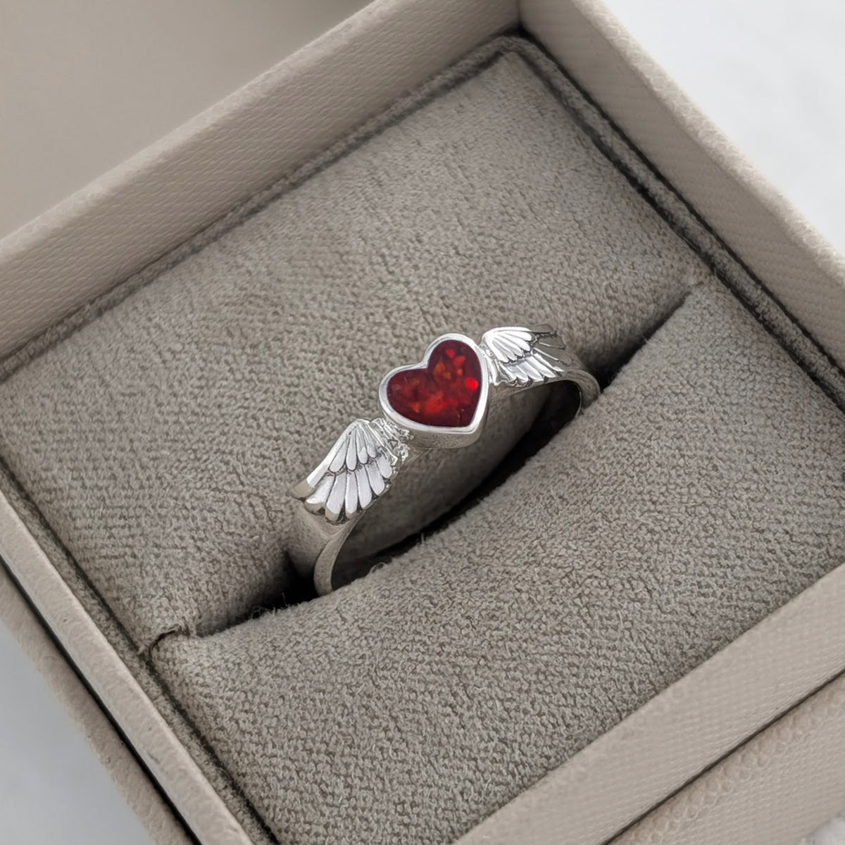 memorial jewellery and ashes keepsakes