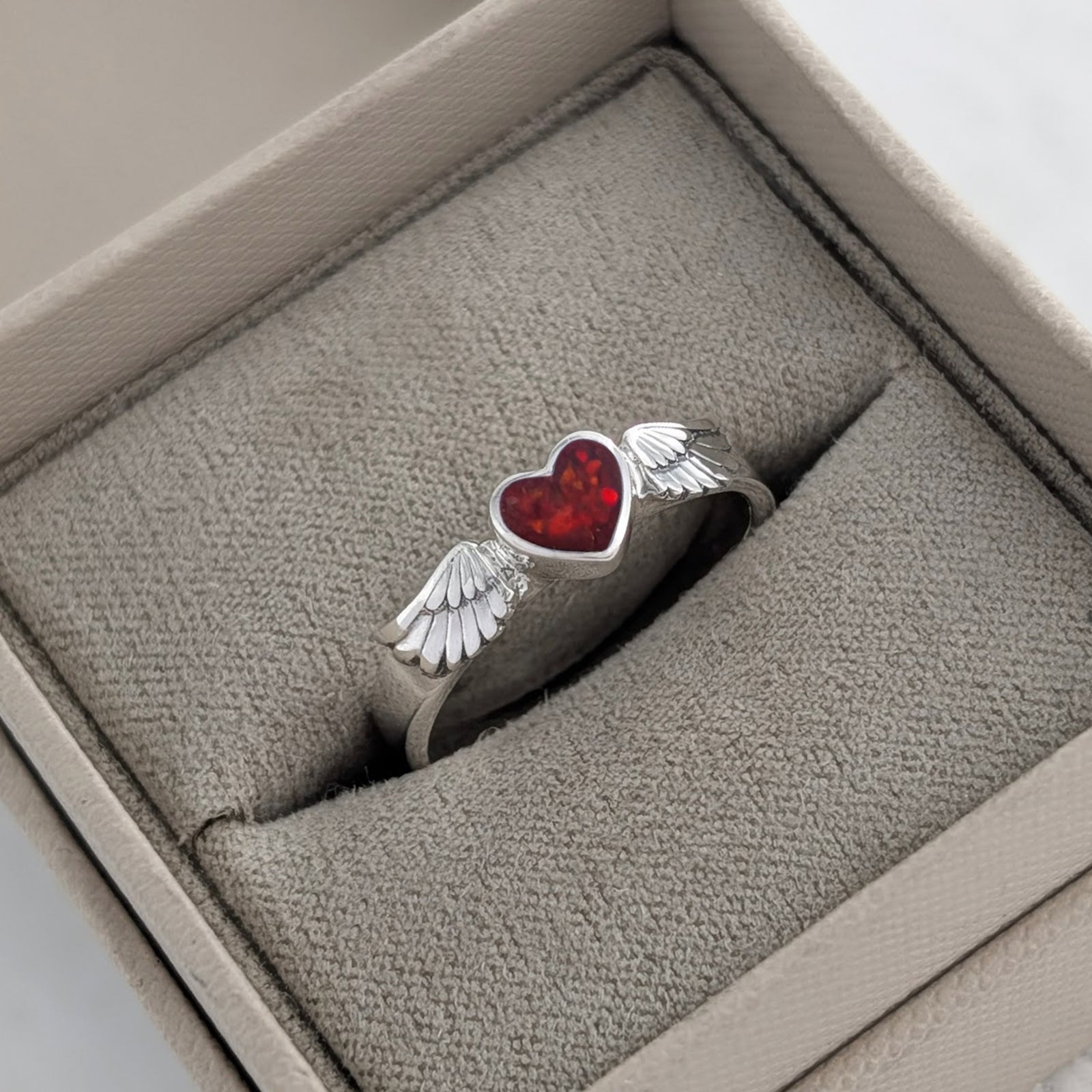 memorial jewellery and ashes keepsakes