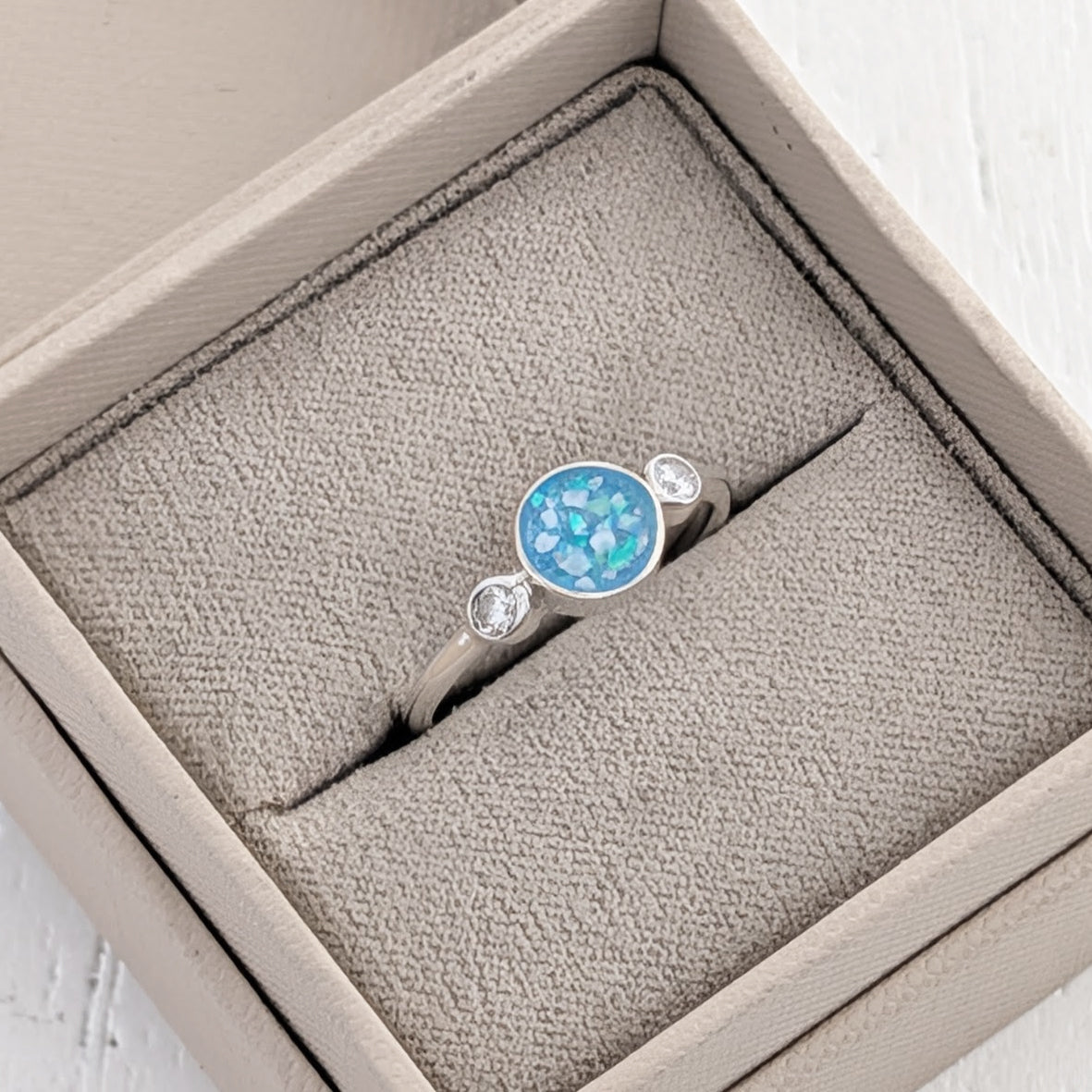 MEMORIAL ASHES DOT & SPARKLE RING