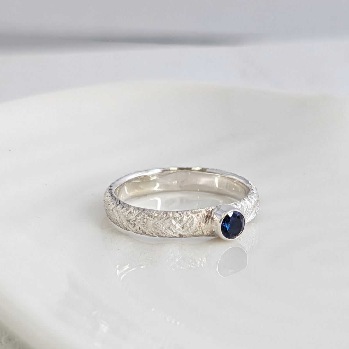 MEMORIAL ASHES TEXTURED RING WITH BIRTHSTONE