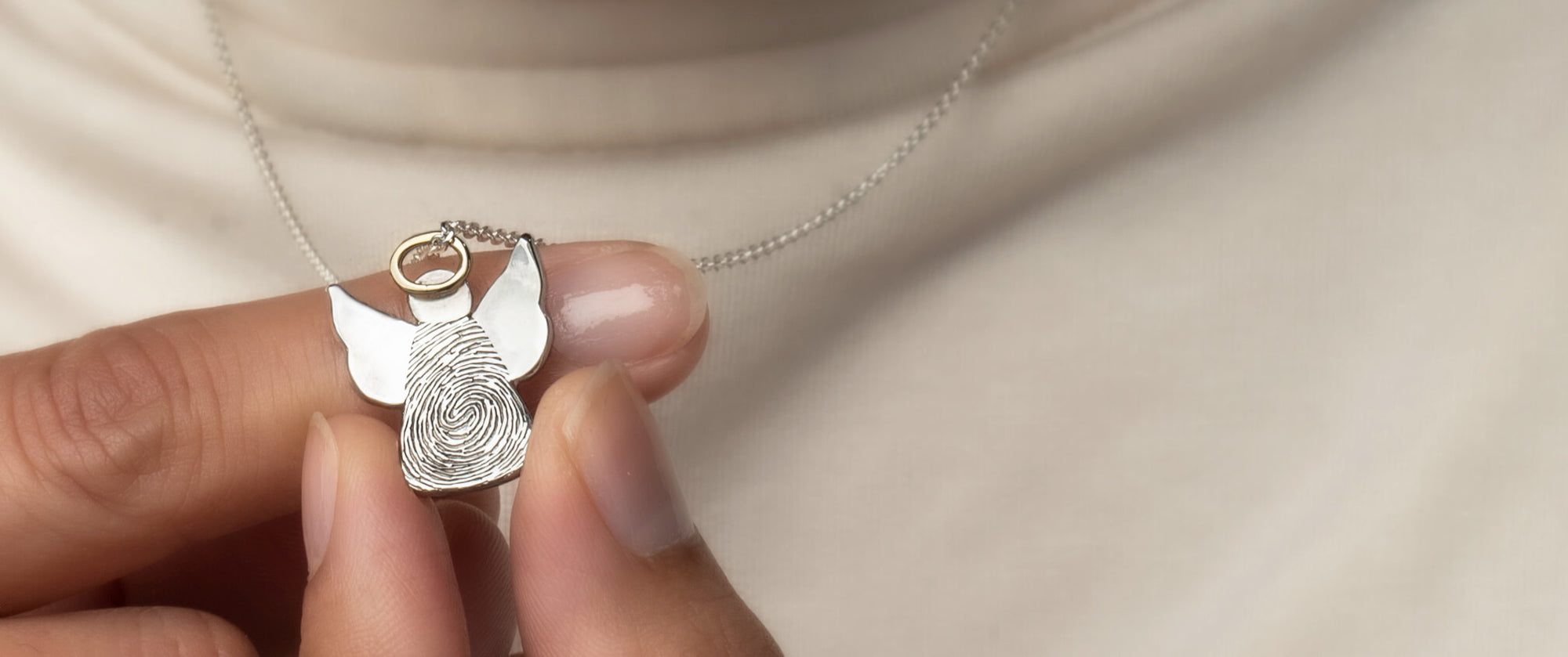 Memorial Fingerprint Jewellery in solid Gold or Silver | Hold upon Heart