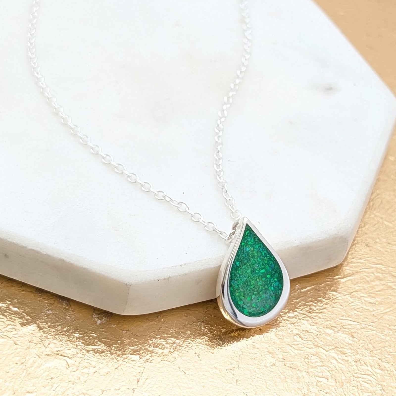 Ashes into jewellery