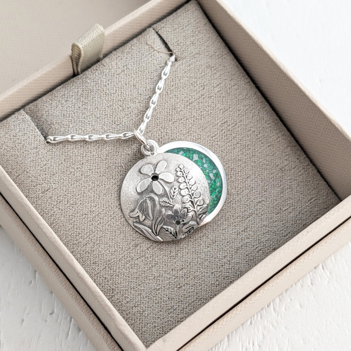 Handmade unique memorial ashes jewellery UK