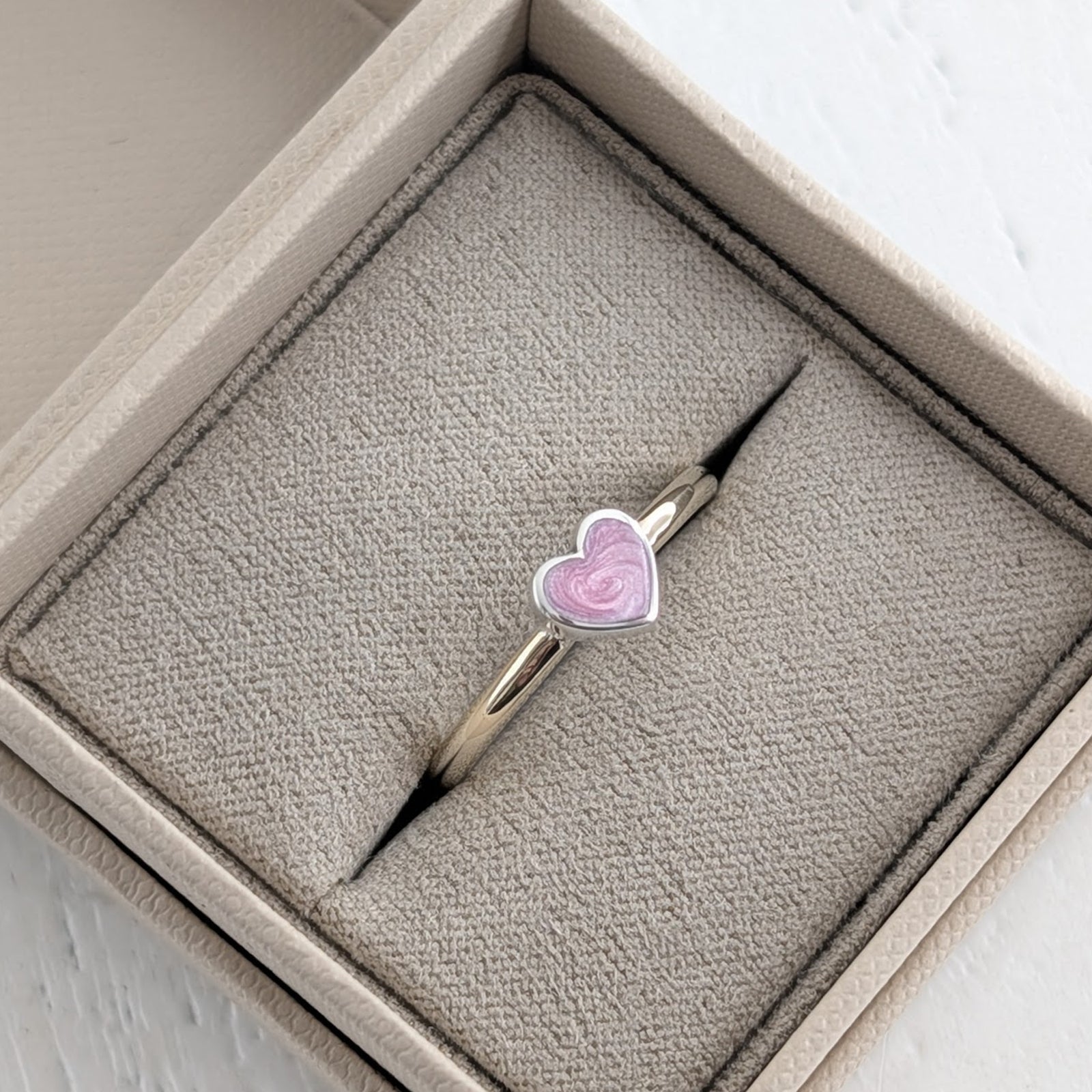 MEMORIAL ASHES HEART SLIM BAND RING