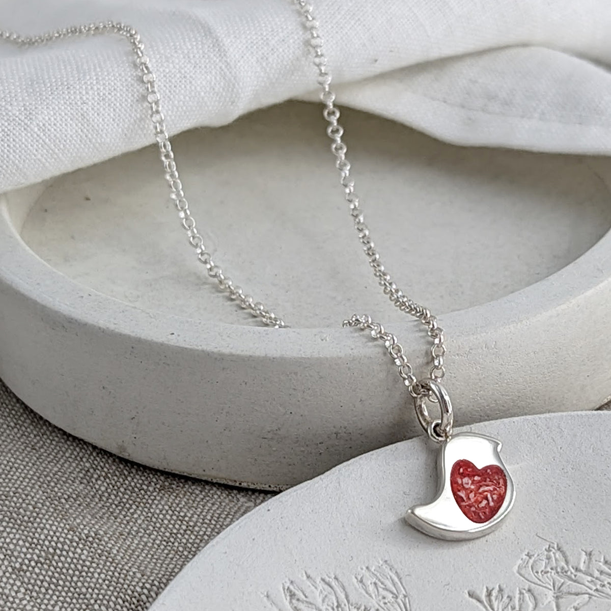 MEMORIAL ASHES ROBIN HEART CHARM