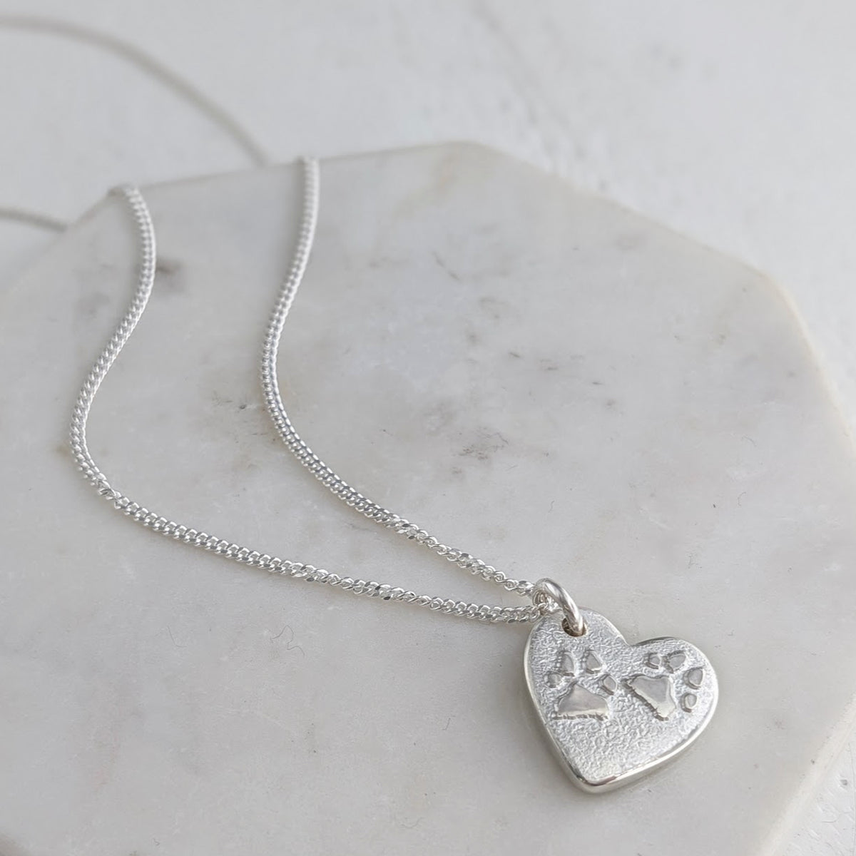 Memorial cremation ashes jewellery for pet's cremation ashes