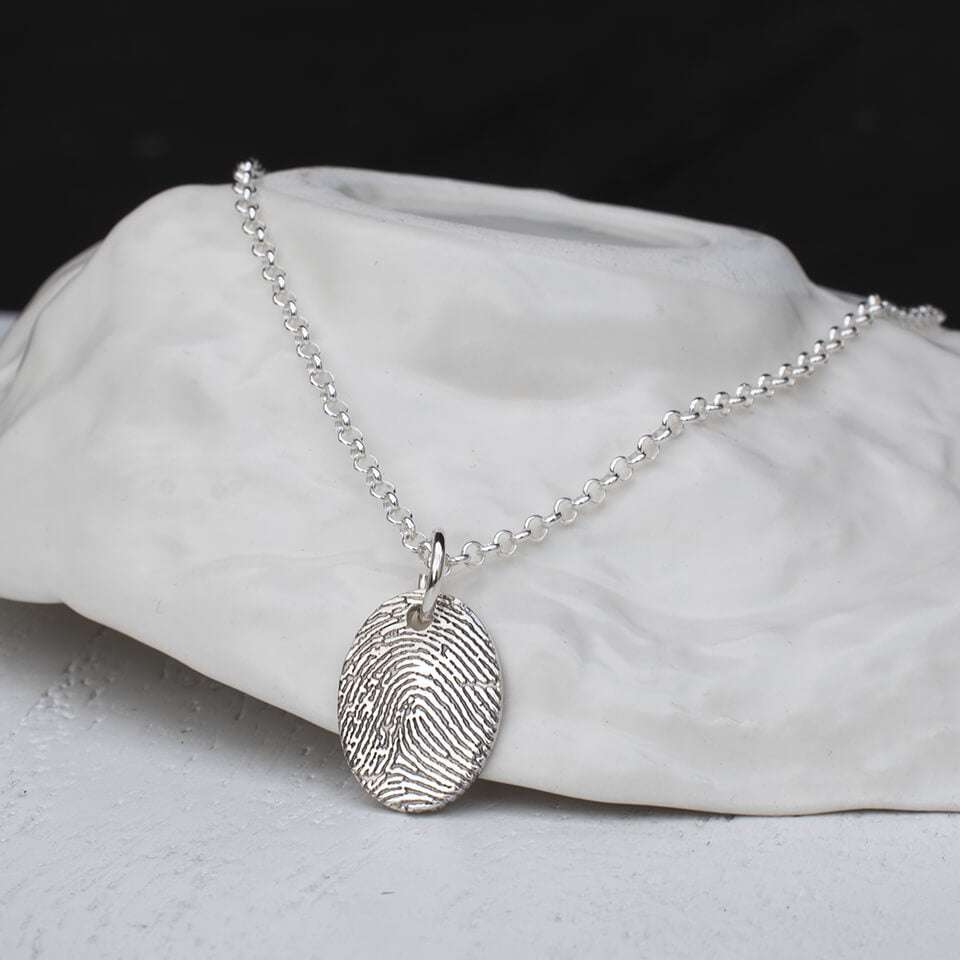 Oval fingerprint charm necklace in sterling silver or solid gold | Memorial Jewellery