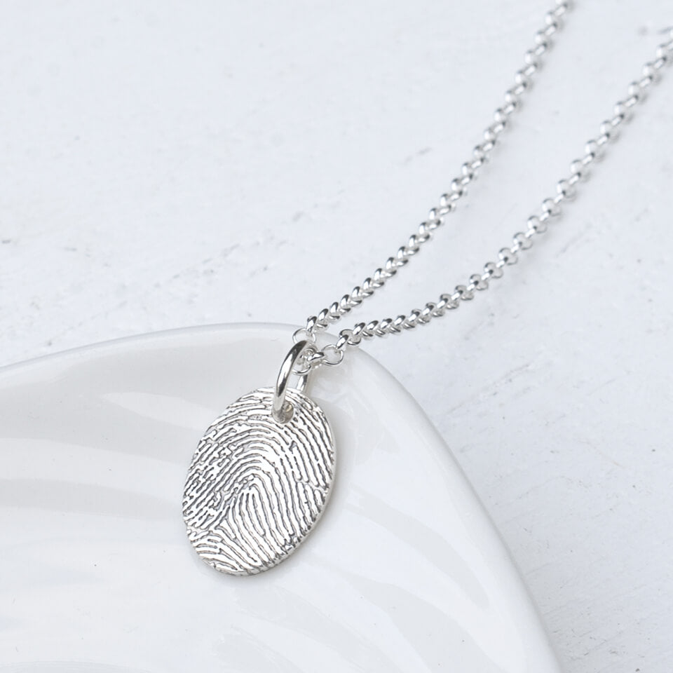 Oval fingerprint charm necklace in sterling silver or solid gold | Memorial Jewellery