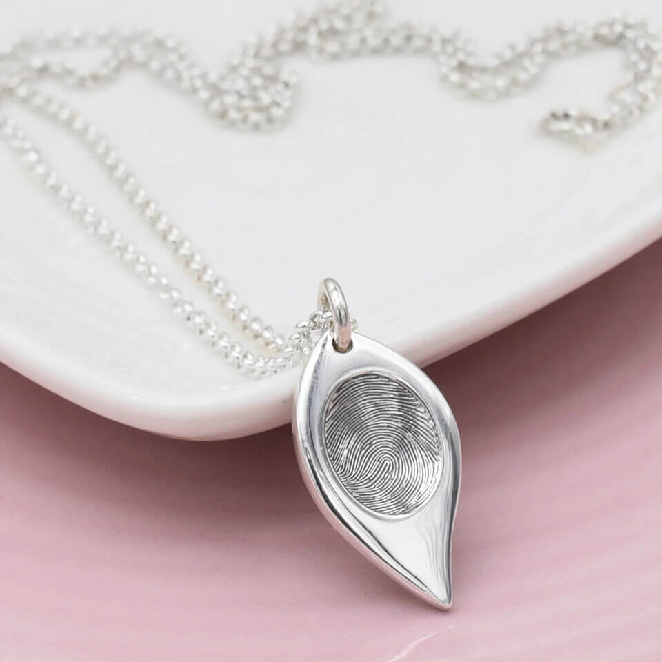 Personalised Child&#39;s Fingerprint Leaf Neckalce | Mother&#39;s Day Gift for Mum